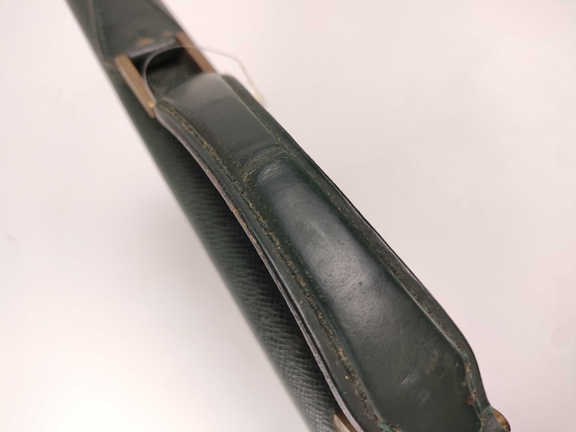 LOUIS VUITTON Taiga Taiga Conseier Business Bag