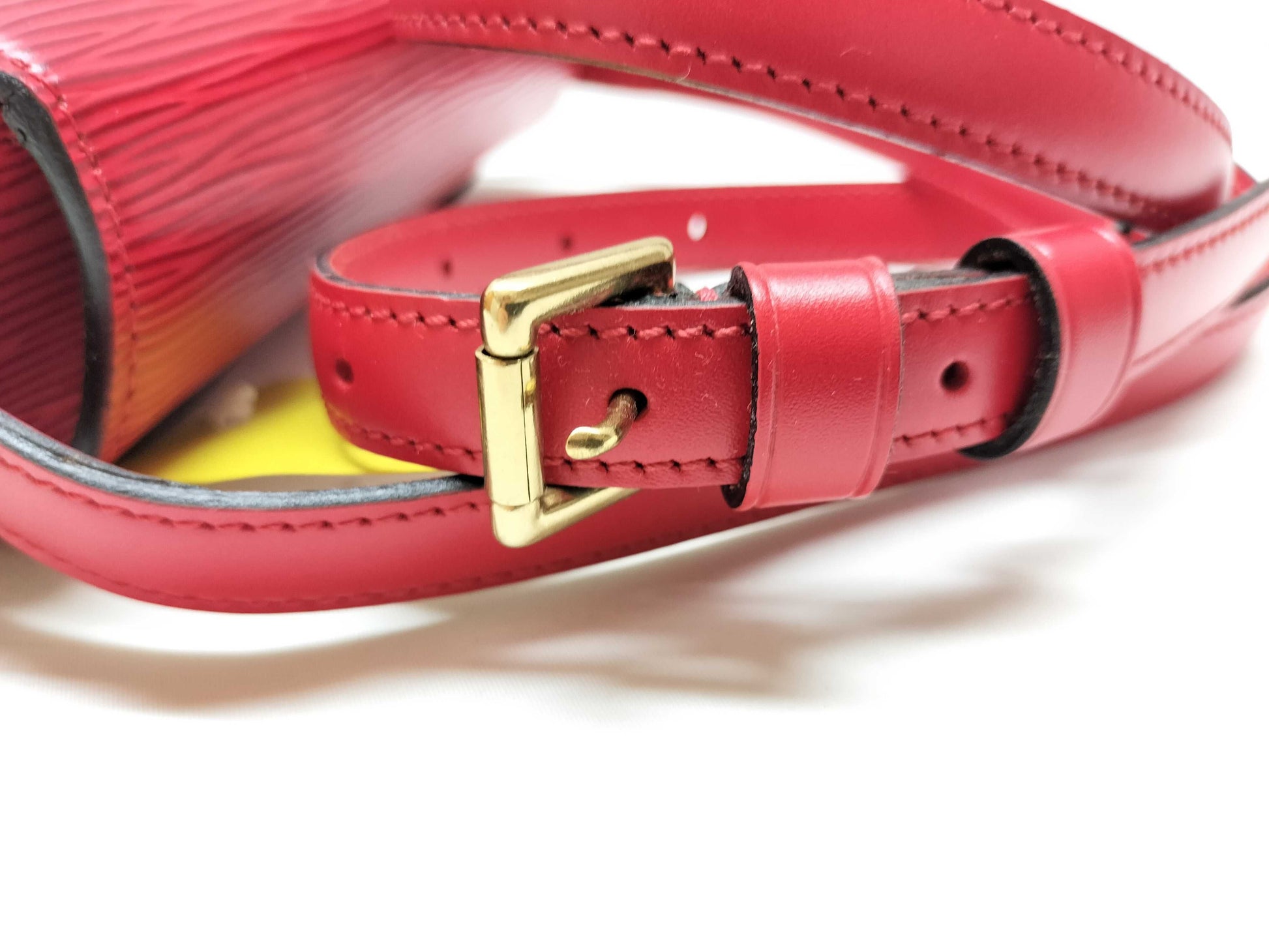 LOUIS VUITTON Epi Saint-Cloud Mini Shoulder Bag