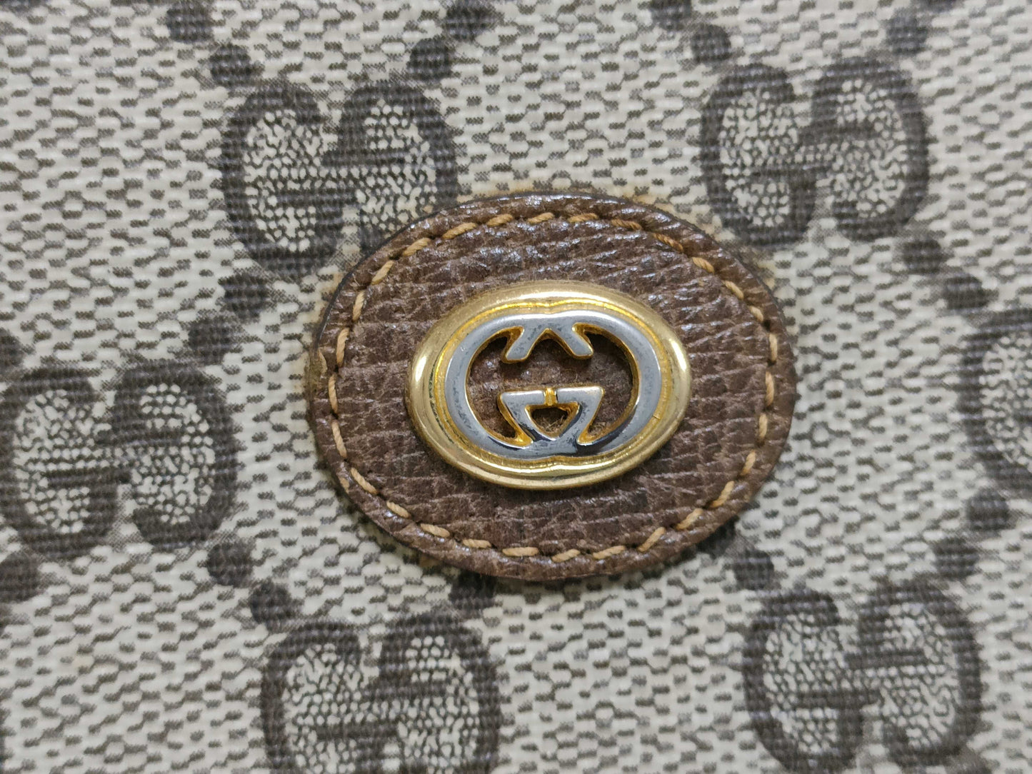 GUCCI Old GG Clutch Bag 97 01 038 Second Bag