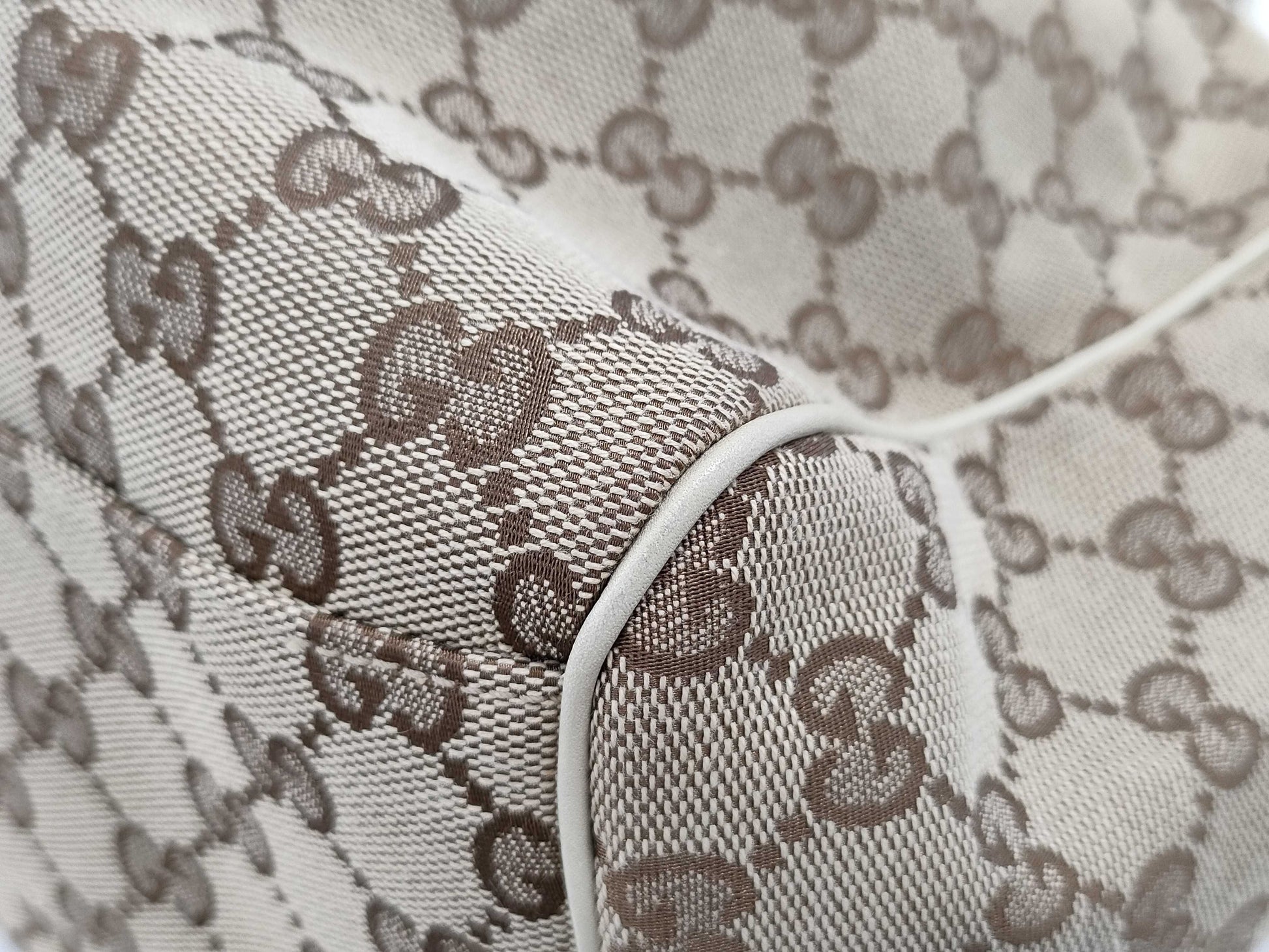 GUCCI GG Canvas Sukey 211944 Tote Bag
