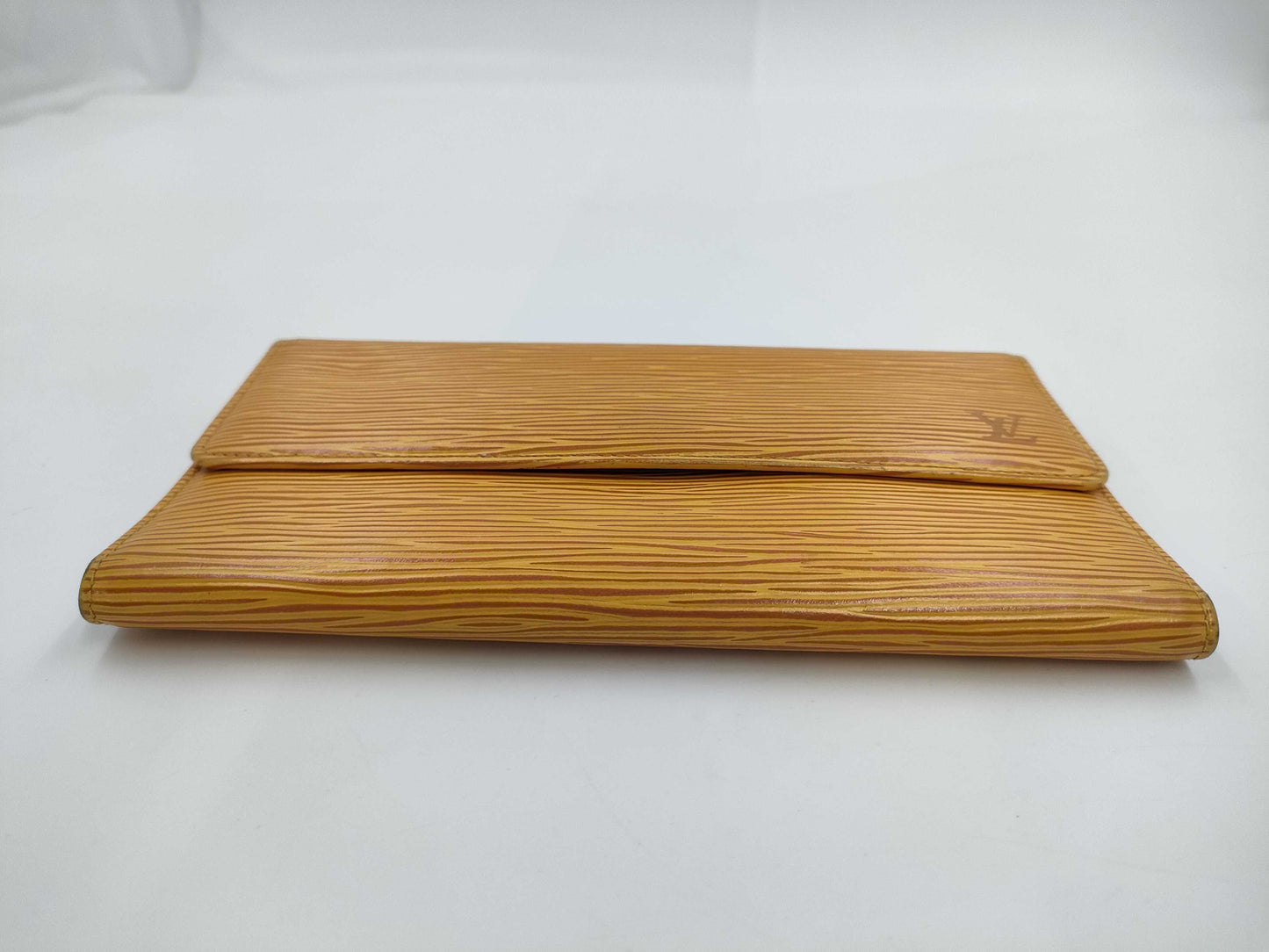 LOUIS VUITTON Epi International Wallet