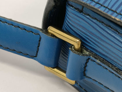 LOUIS VUITTON Epi Cinqle Shoulder Bag