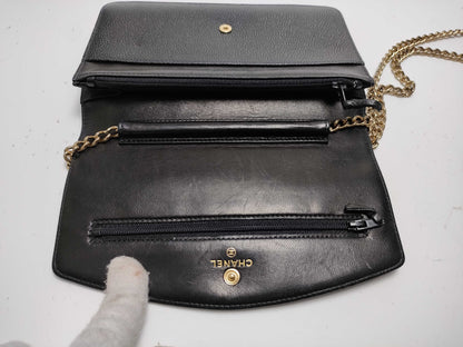 CHANEL Caviar Skin Coco Chain Wallet