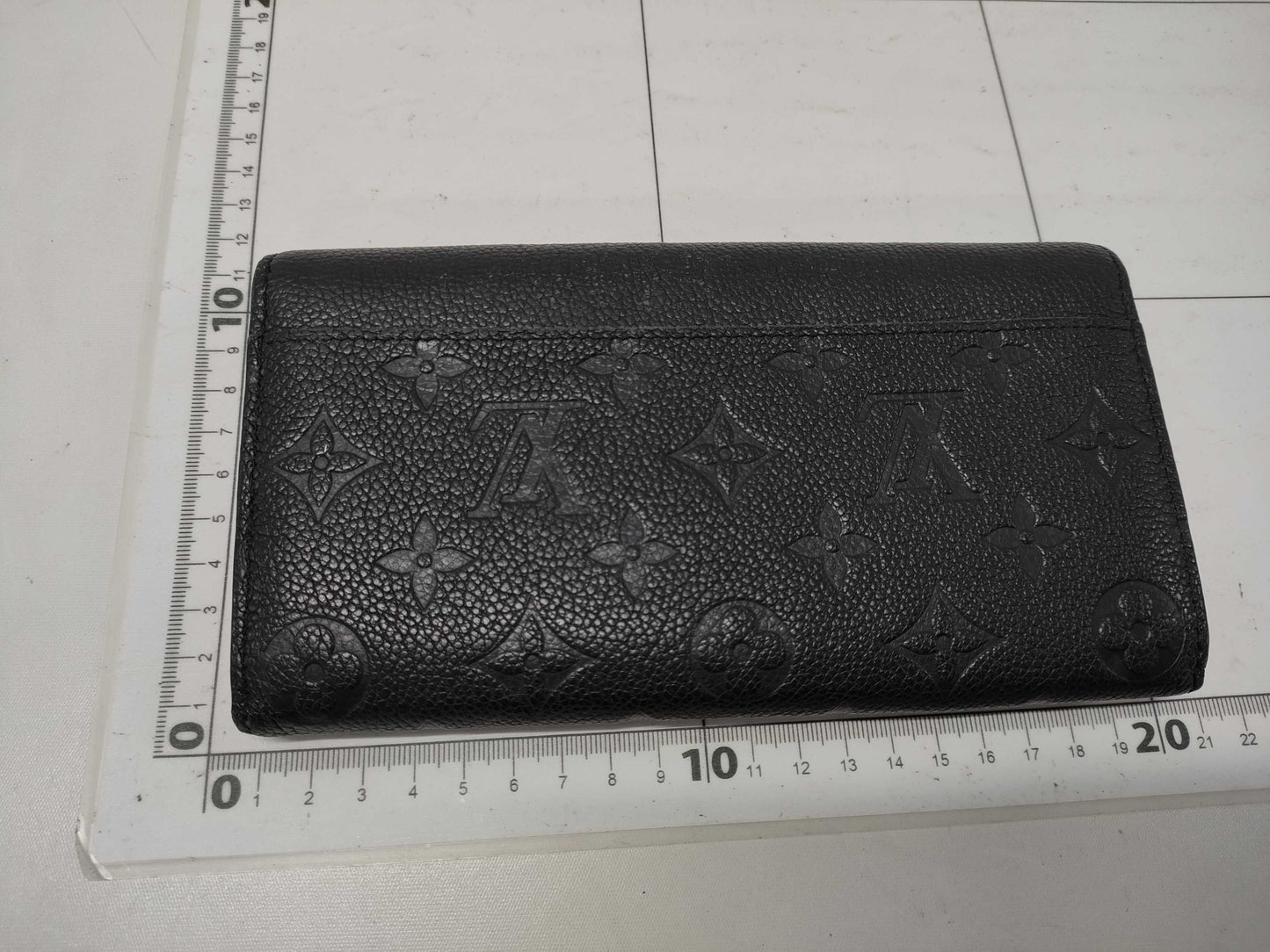 LOUIS VUITTON M61182 Unplanted Portefeuille Sara Wallet