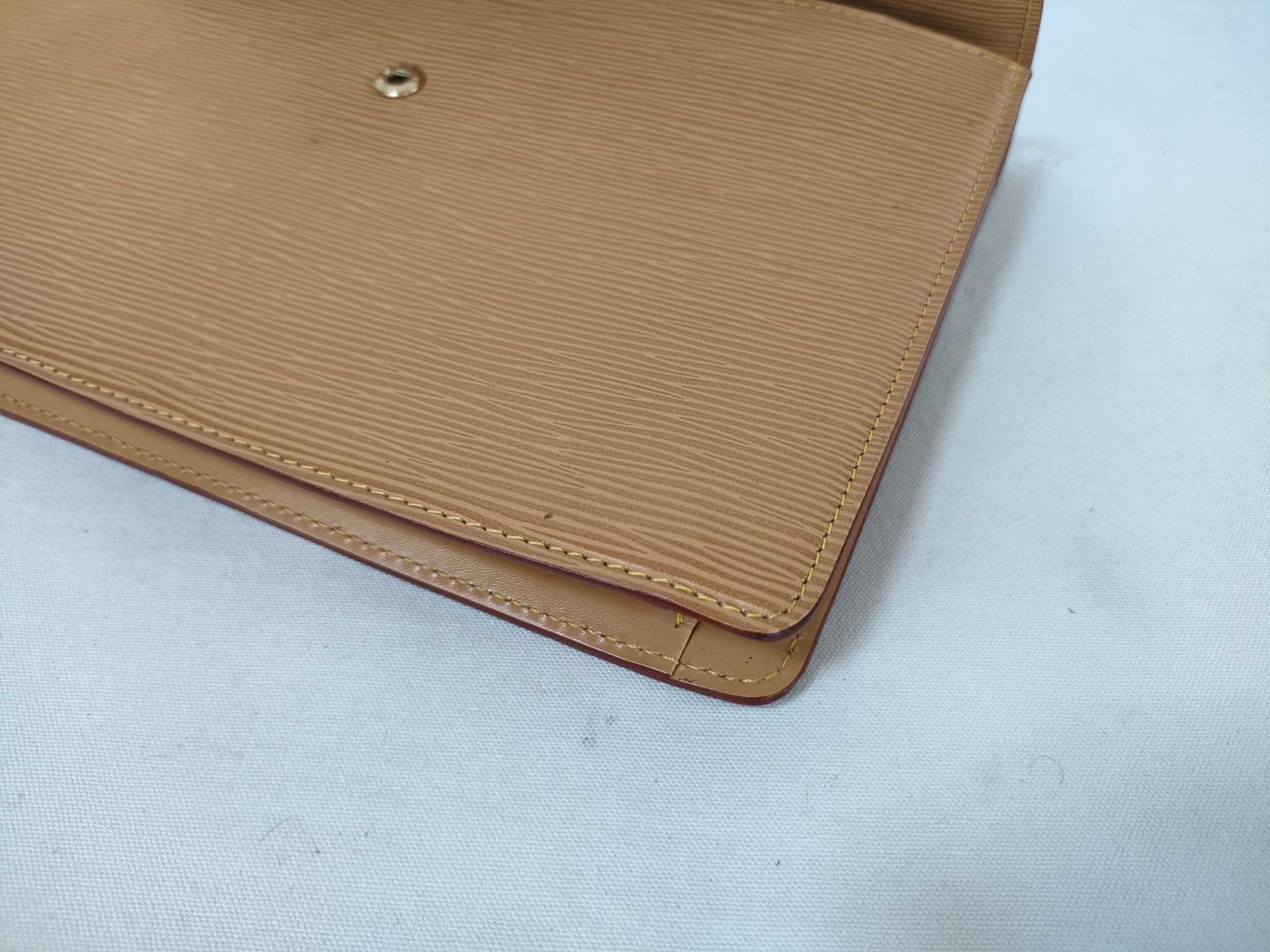 LOUIS VUITTON Epi Montaigne Second Bag