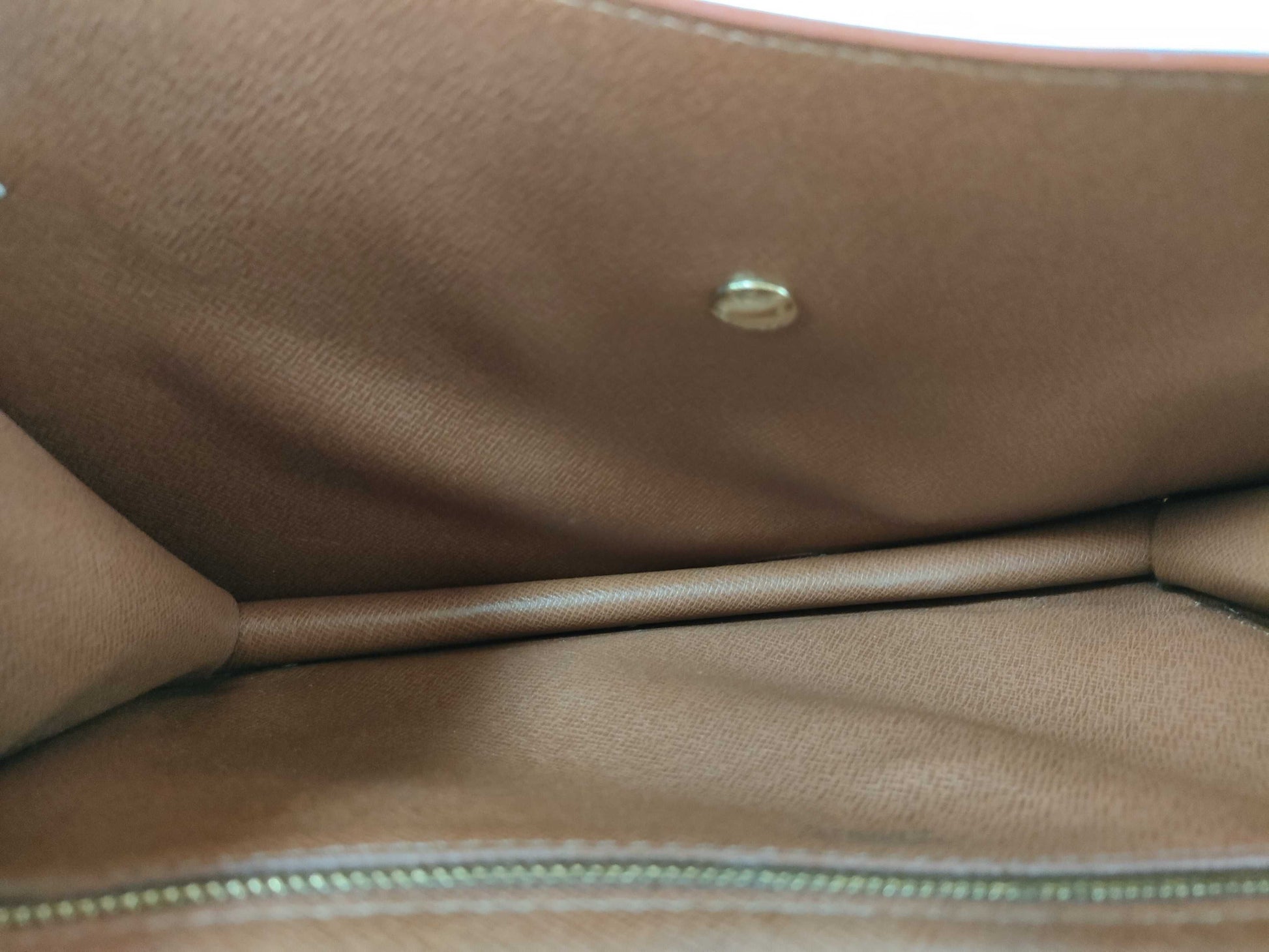 LOUIS VUITTON Epi Montaigne Second Bag