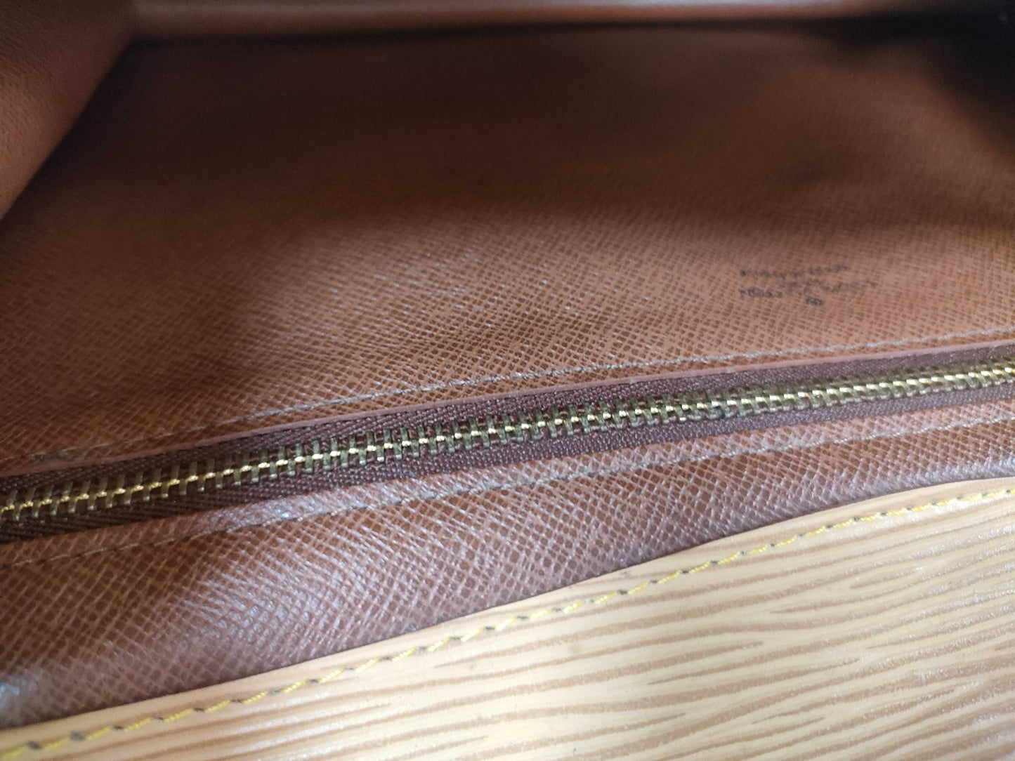 LOUIS VUITTON Epi Montaigne Second Bag