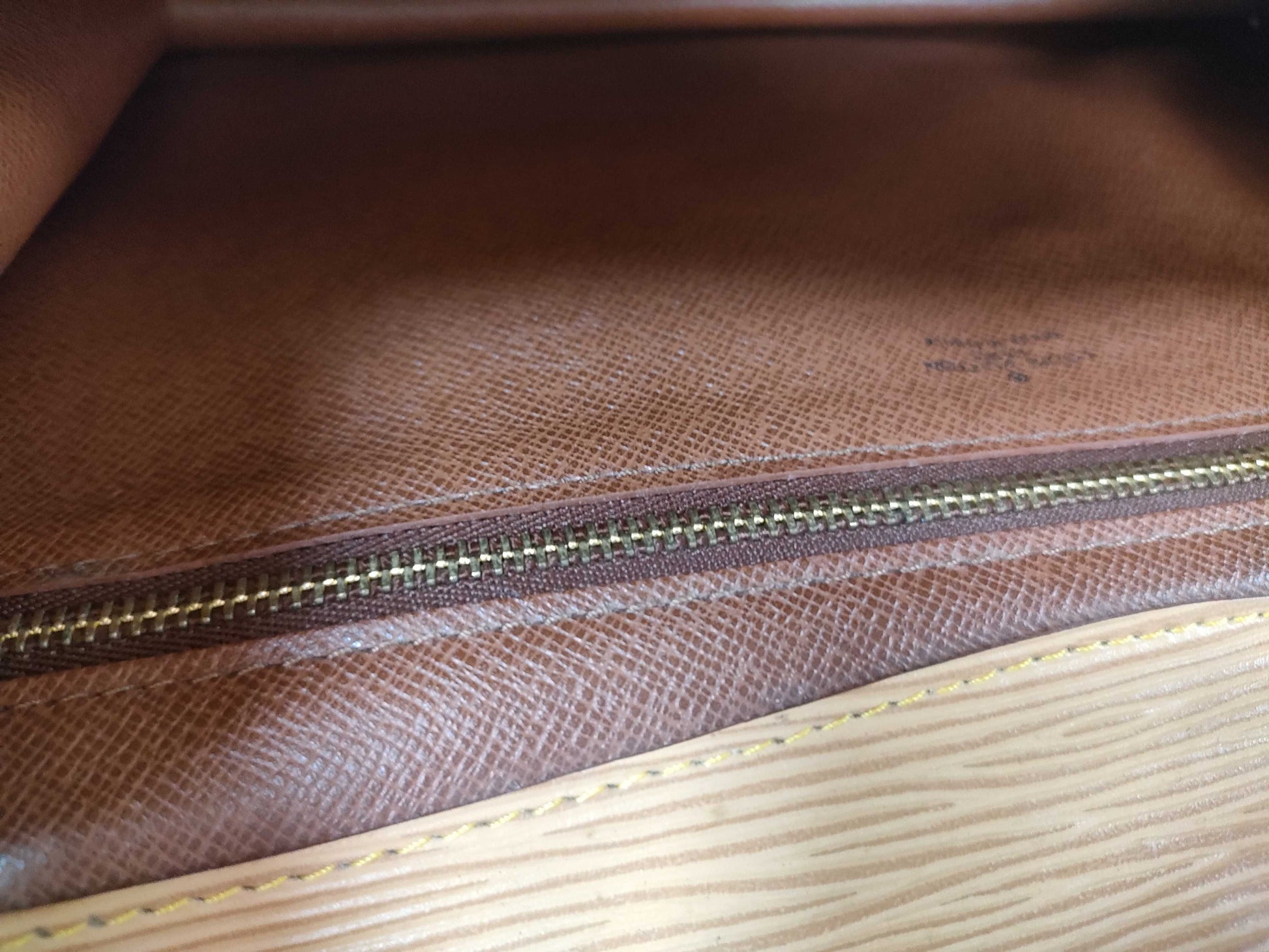 LOUIS VUITTON Epi Montaigne Second Bag