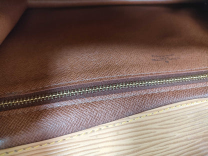 LOUIS VUITTON Epi Montaigne Second Bag