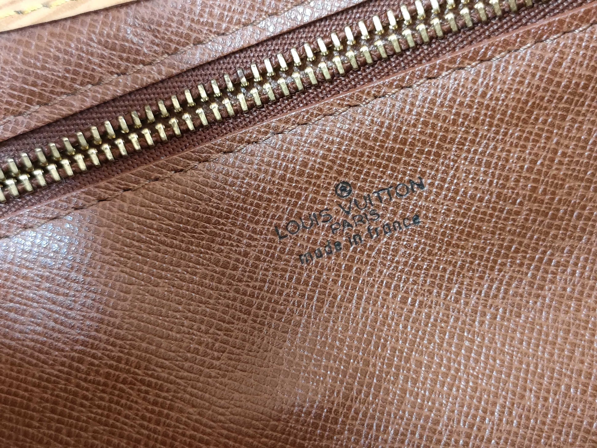 LOUIS VUITTON Epi Montaigne Second Bag