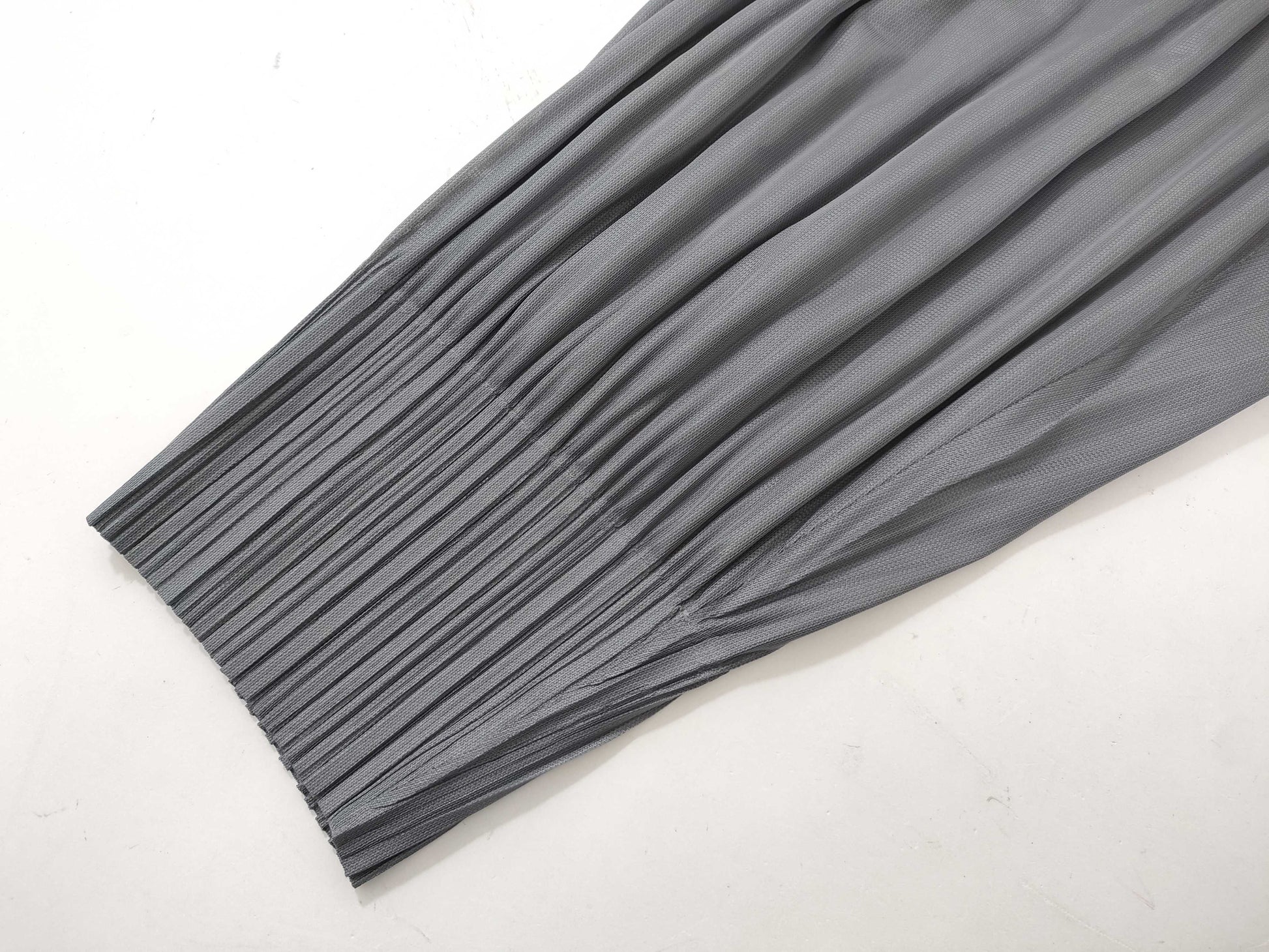 ISSEY MIYAKE pleated pants