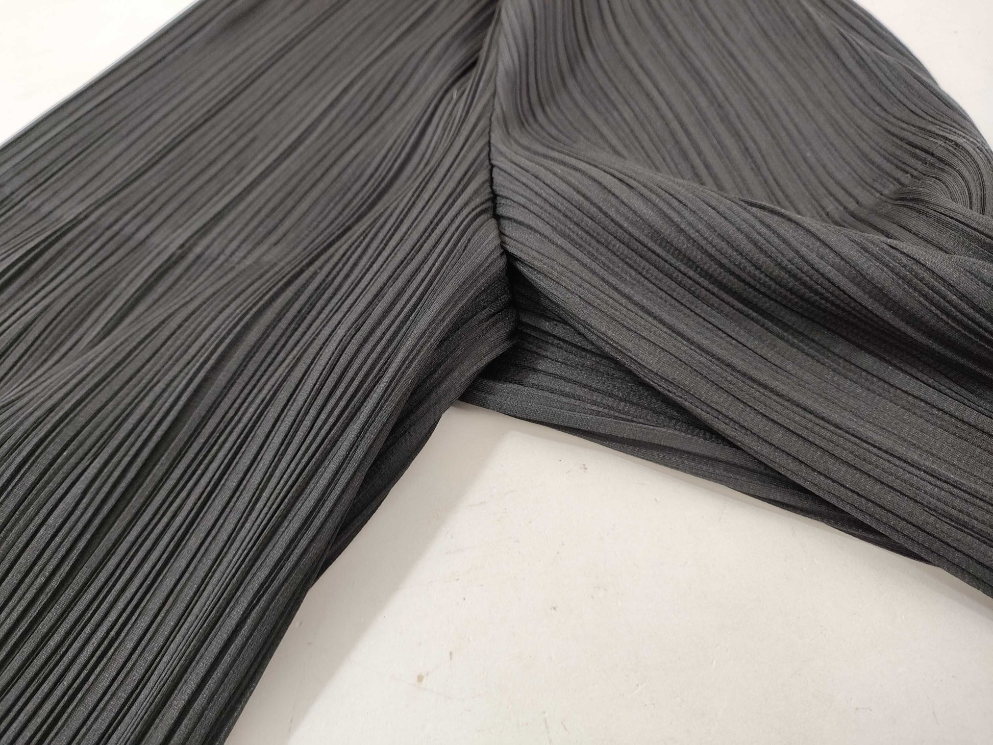 ISSEY MIYAKE pleated pants