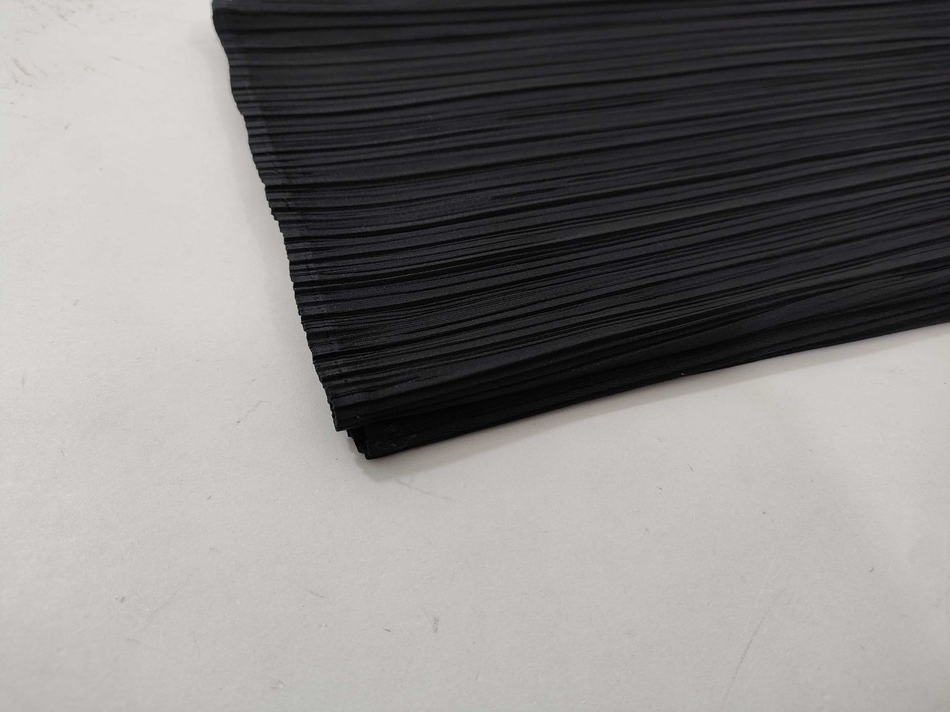 ISSEY MIYAKE pleated pants