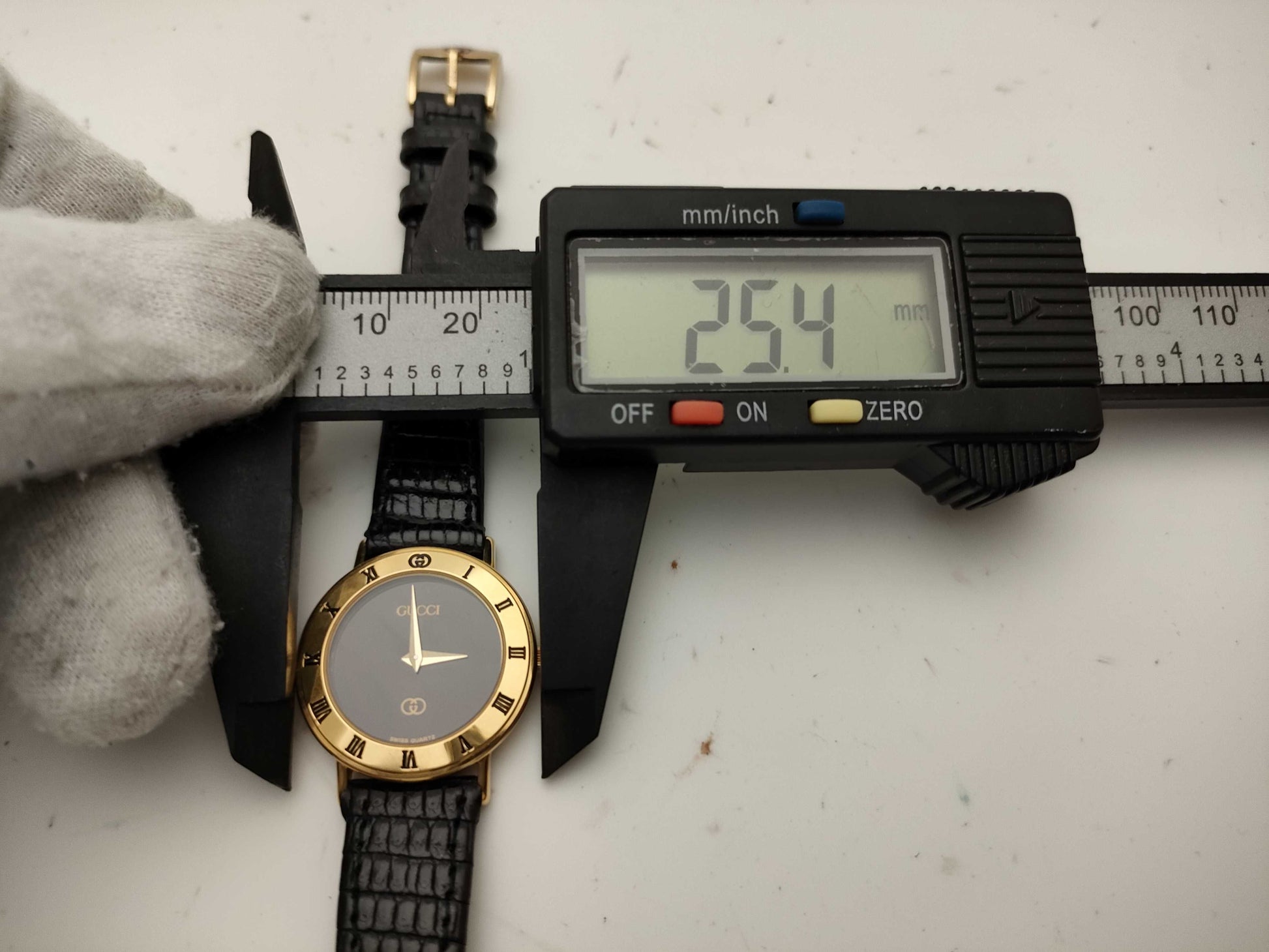 GUCCI Women's Watch 13 3000 796 Unworked Women's Watch