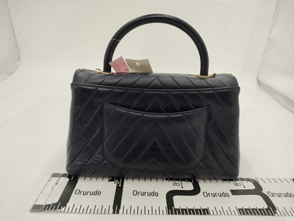CHANEL Calfskin Navy V-Stitch Hand Shoulder 2-Way Chain Handbag