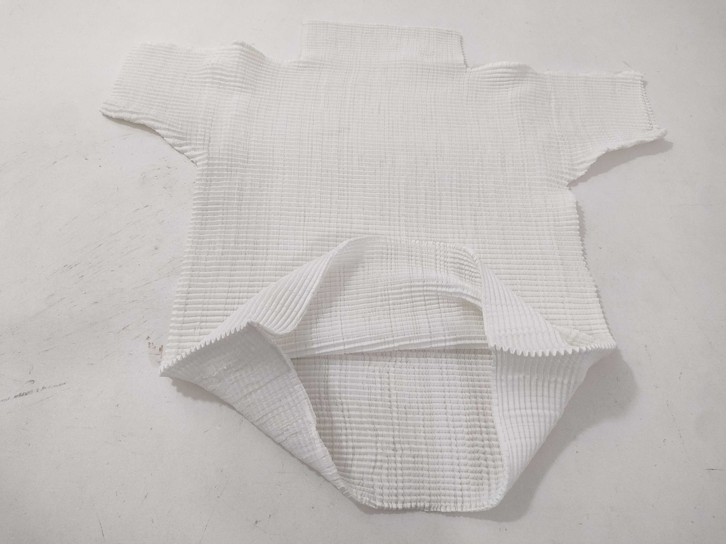 ISSEY MIYAKE cut and sew white top