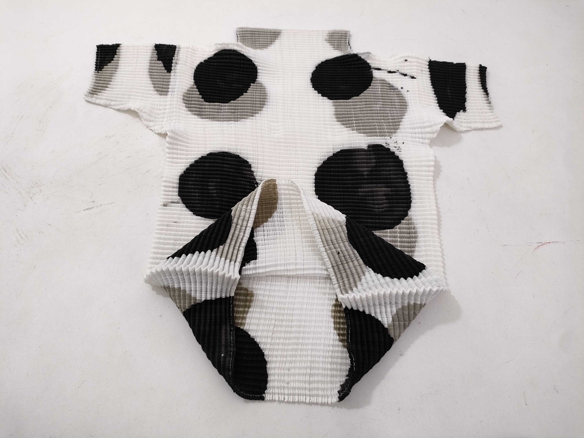 ISSEY MIYAKE cut and sew patterned top