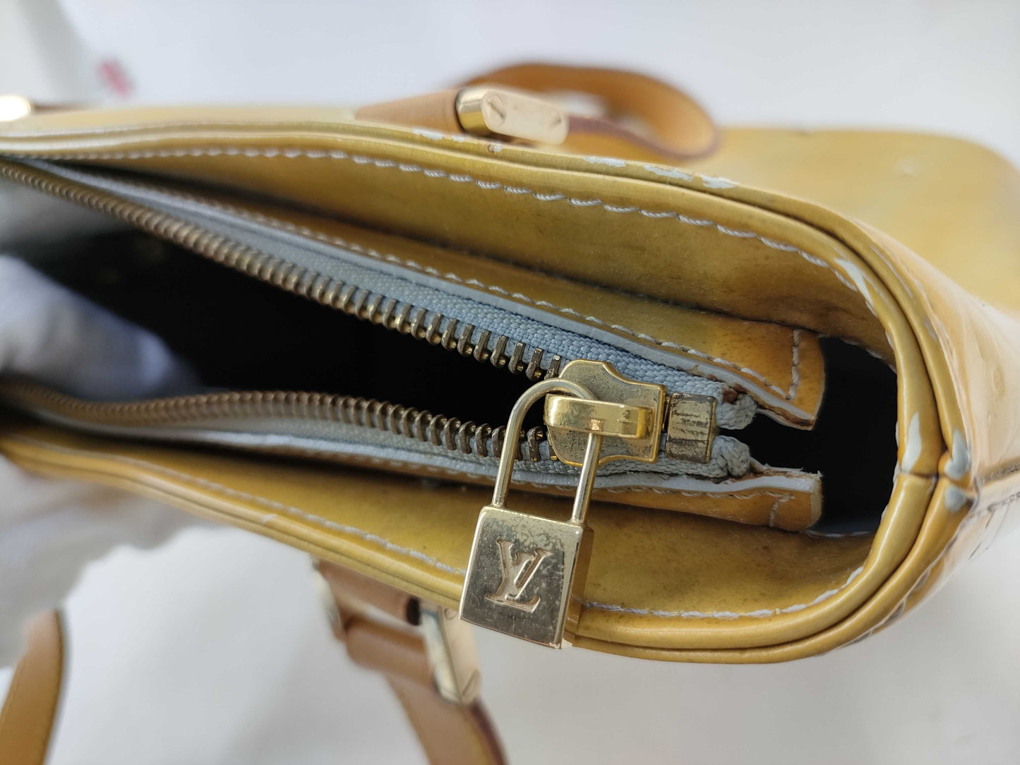 LOUIS VUITTON Vernis Houston Handbag