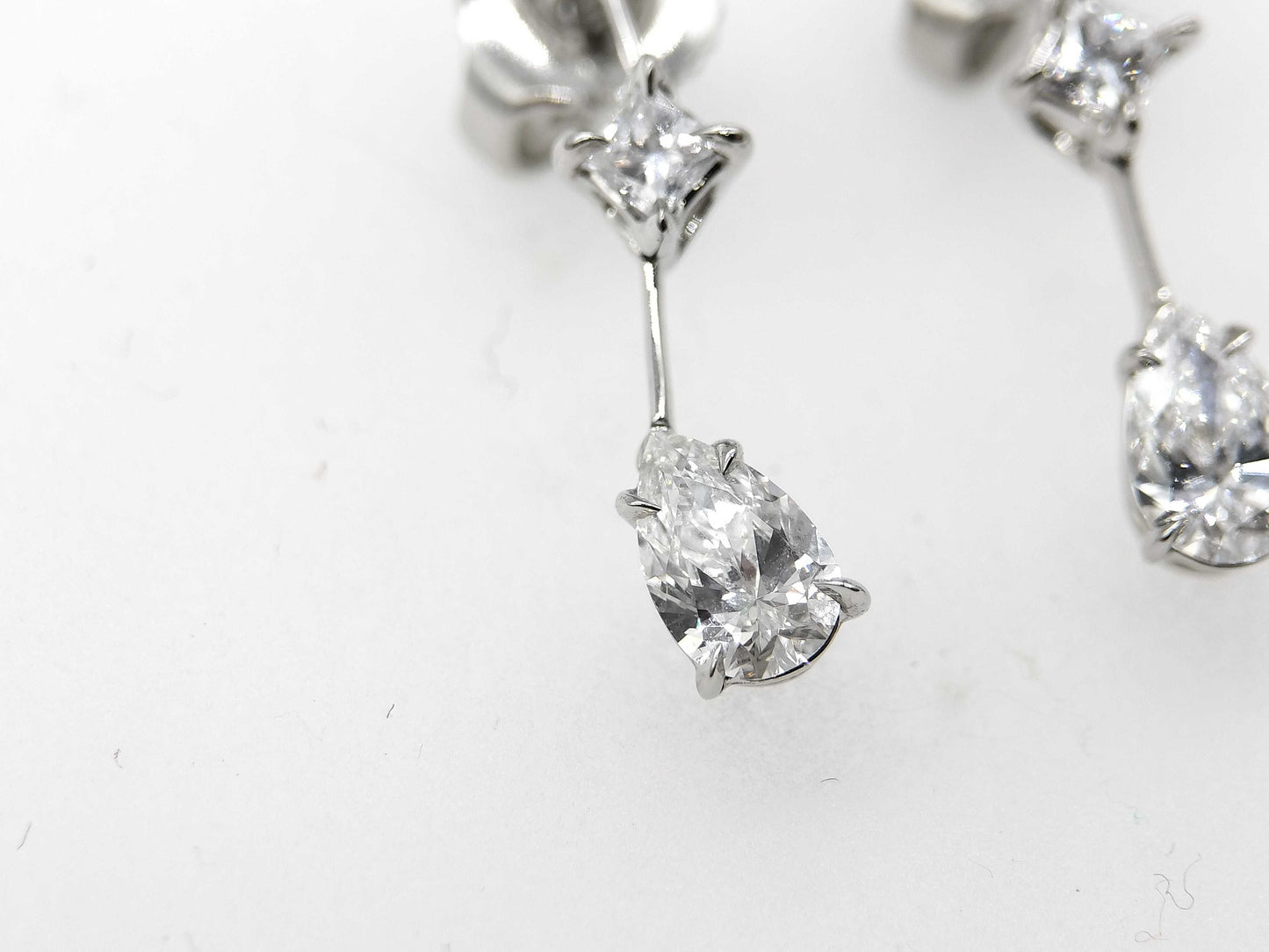 HARRY WINSTON Classic Cascade Diamond PT950 2.7g Earrings 