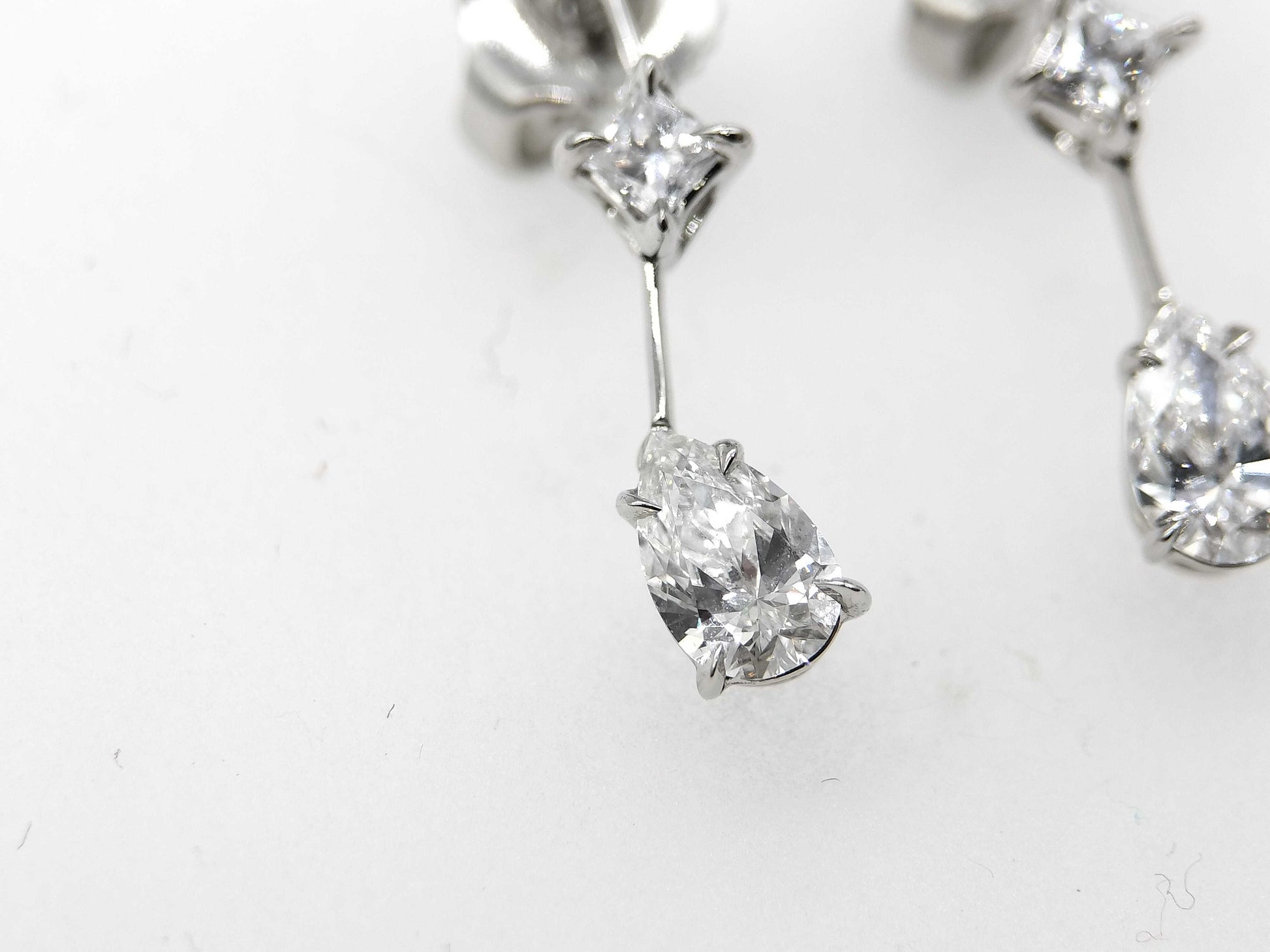 HARRY WINSTON Classic Cascade Diamond PT950 2.7g Earrings 