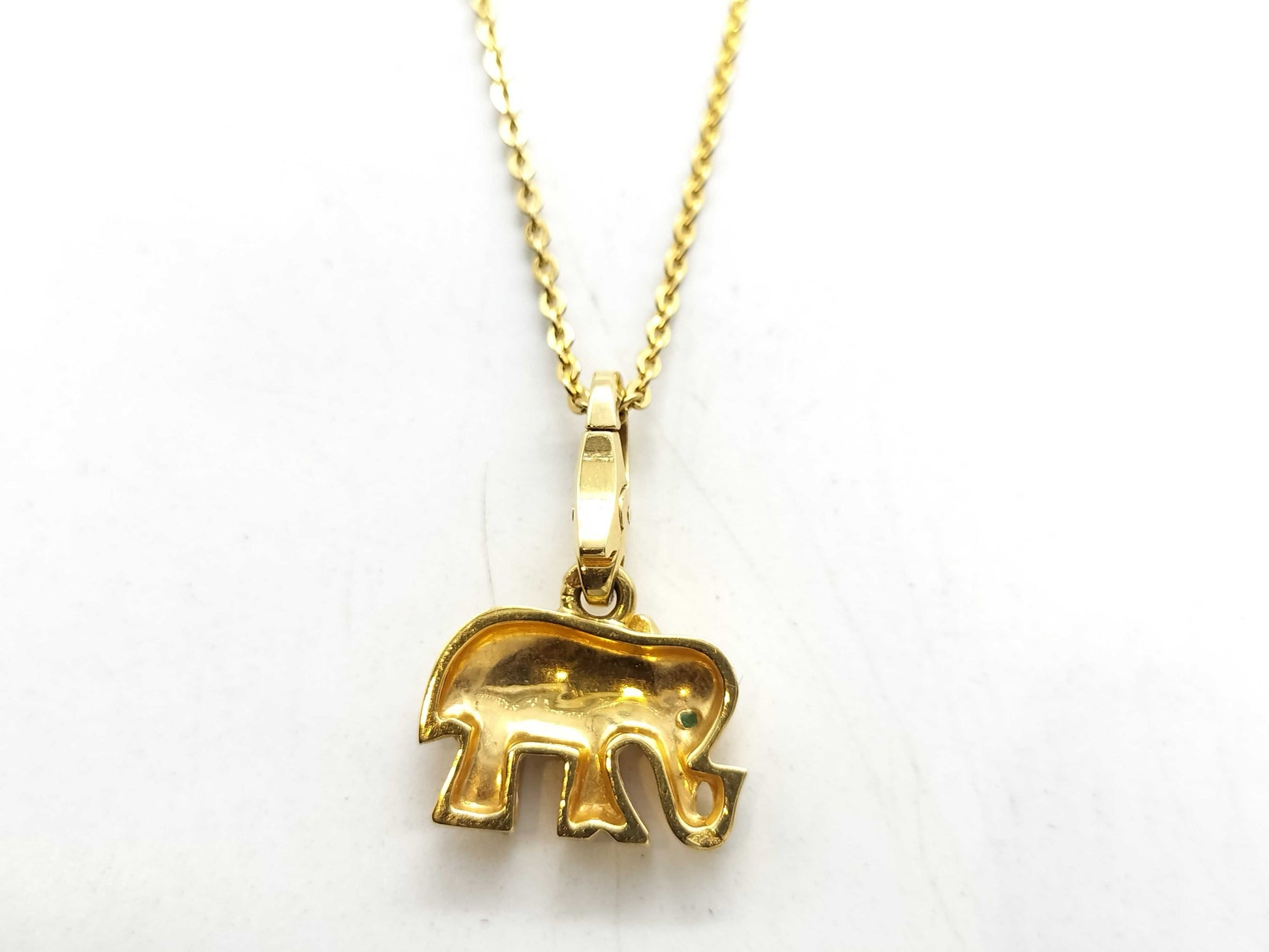 Cartier Candy Elephant Emerald Necklace in Yellow Gold 750, 6.3g 