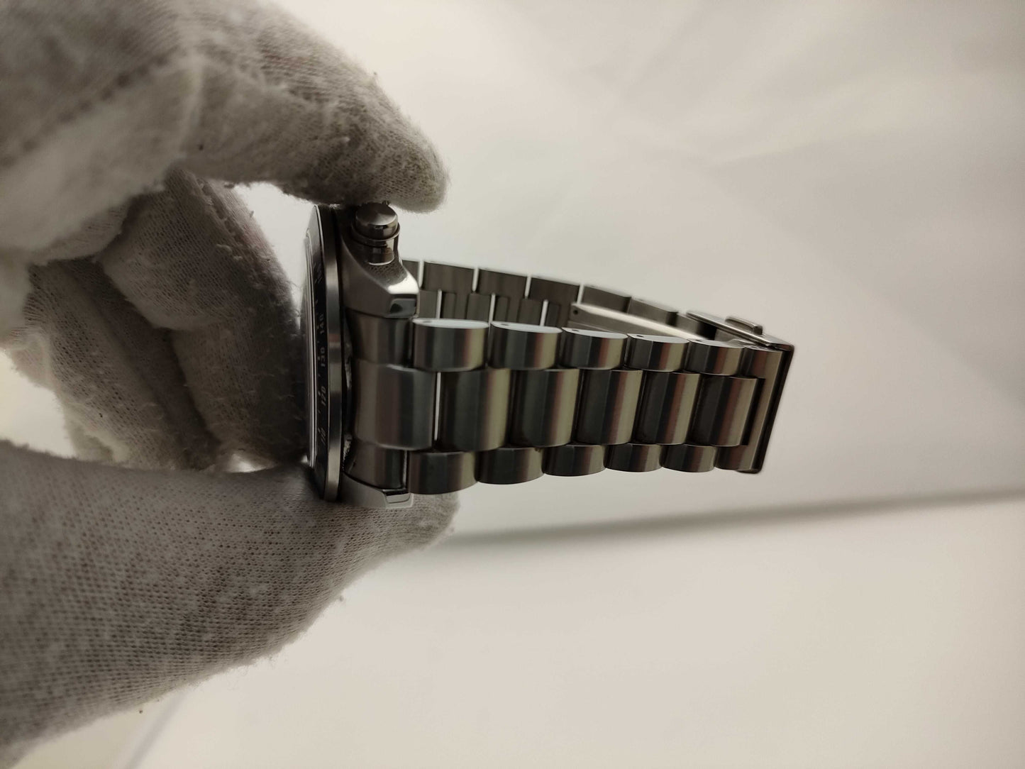 SEIKO V192-0AH0 Solar Men's Watch with Links