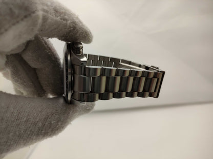 SEIKO V192-0AH0 Solar Men's Watch with Links