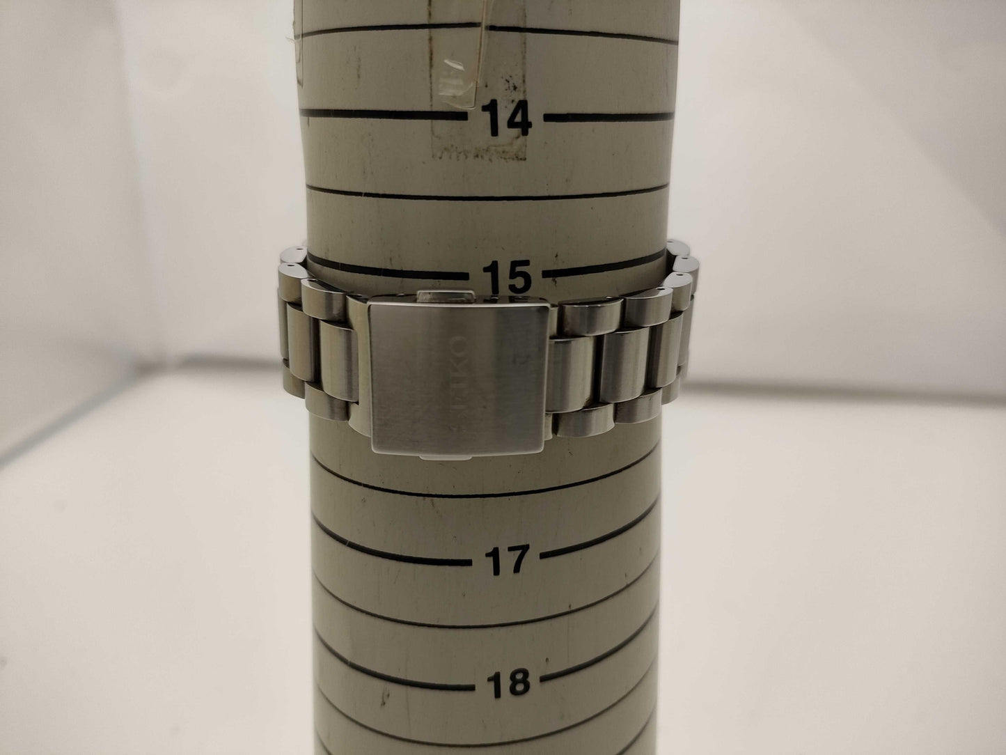 SEIKO V192-0AH0 Solar Men's Watch with Links