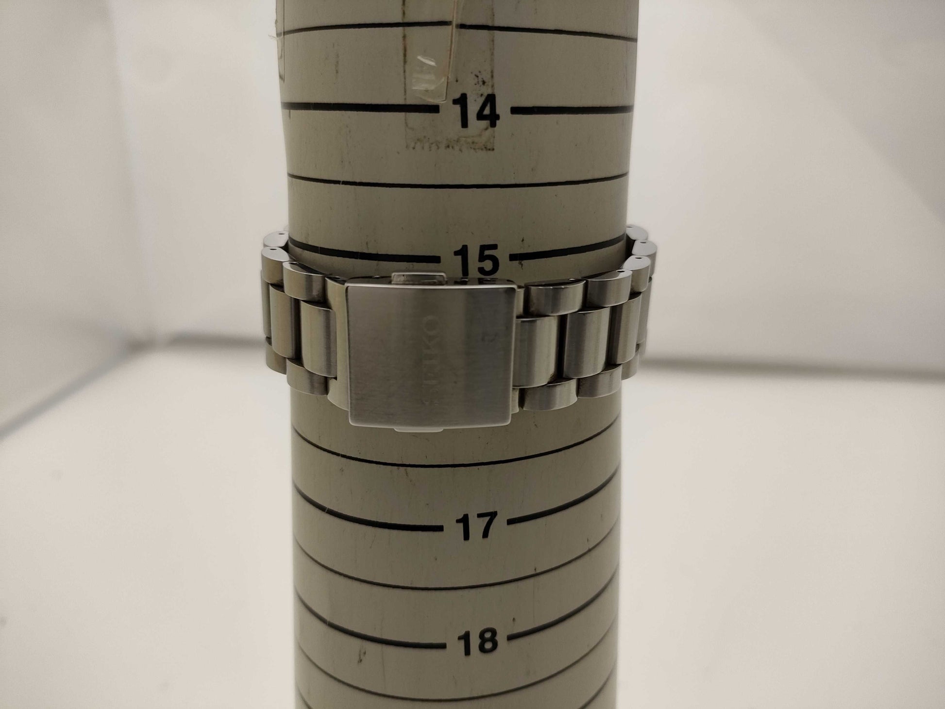 SEIKO V192-0AH0 Solar Men's Watch with Links