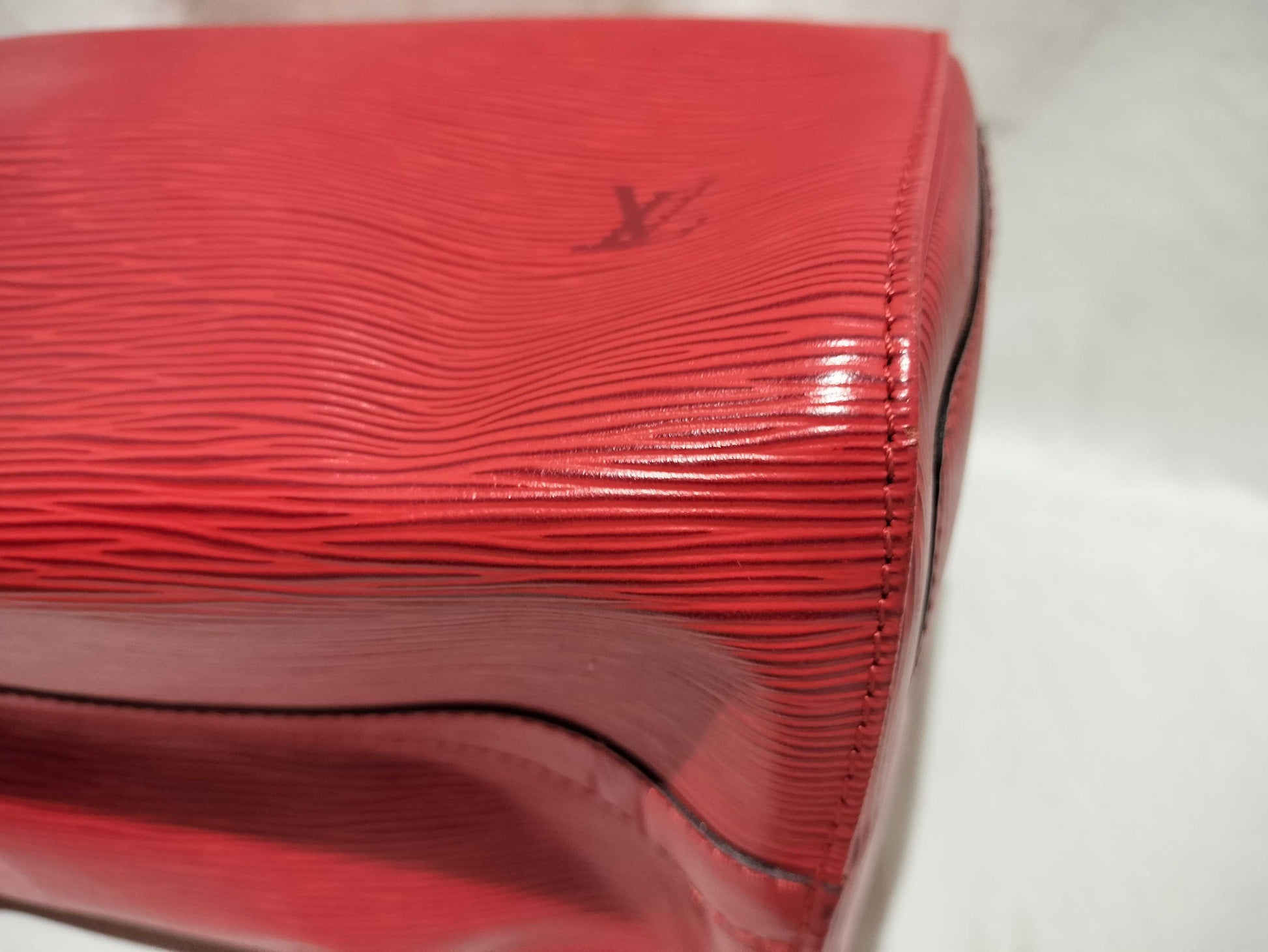 LOUIS VUITTON Epi Speedy 30 Red Handbag