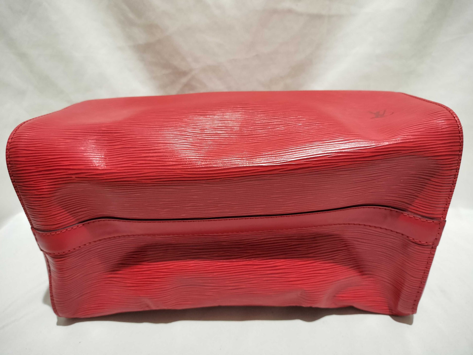 LOUIS VUITTON Epi Speedy 30 Red Handbag