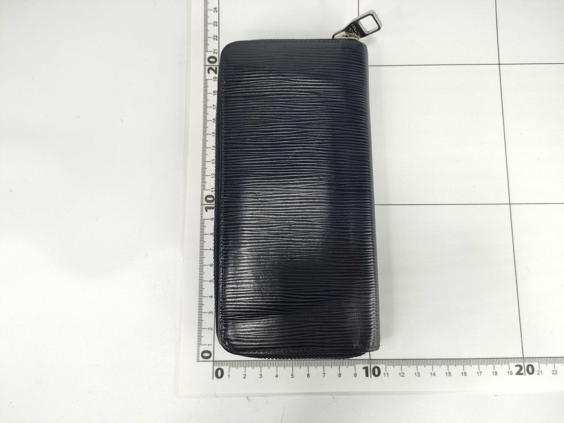 LOUIS VUITTON Epi Zippy Vertical Wallet