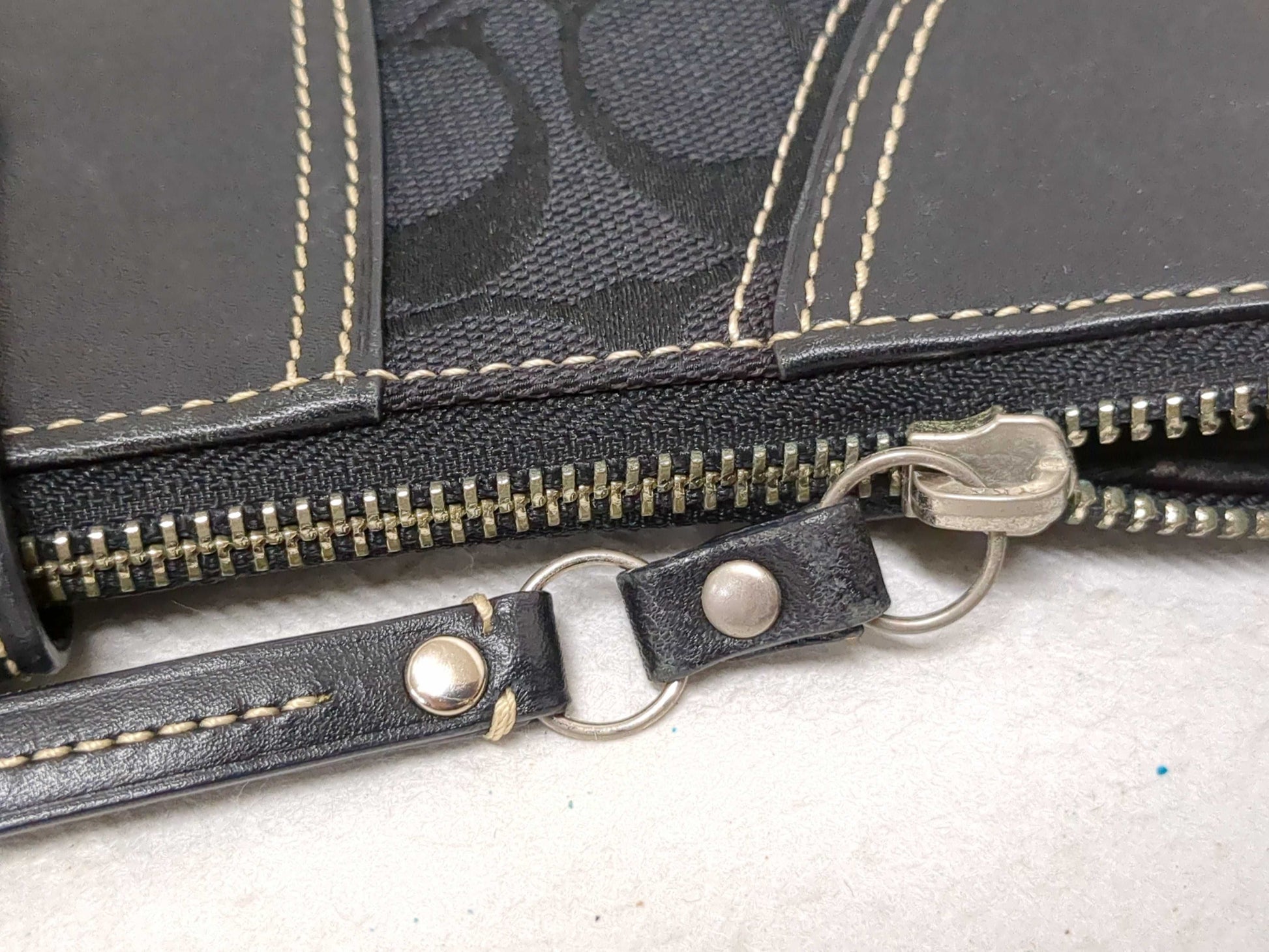 (10463_0083) COACH Signature etc. A total of 4 items Summary Shoulder bag
