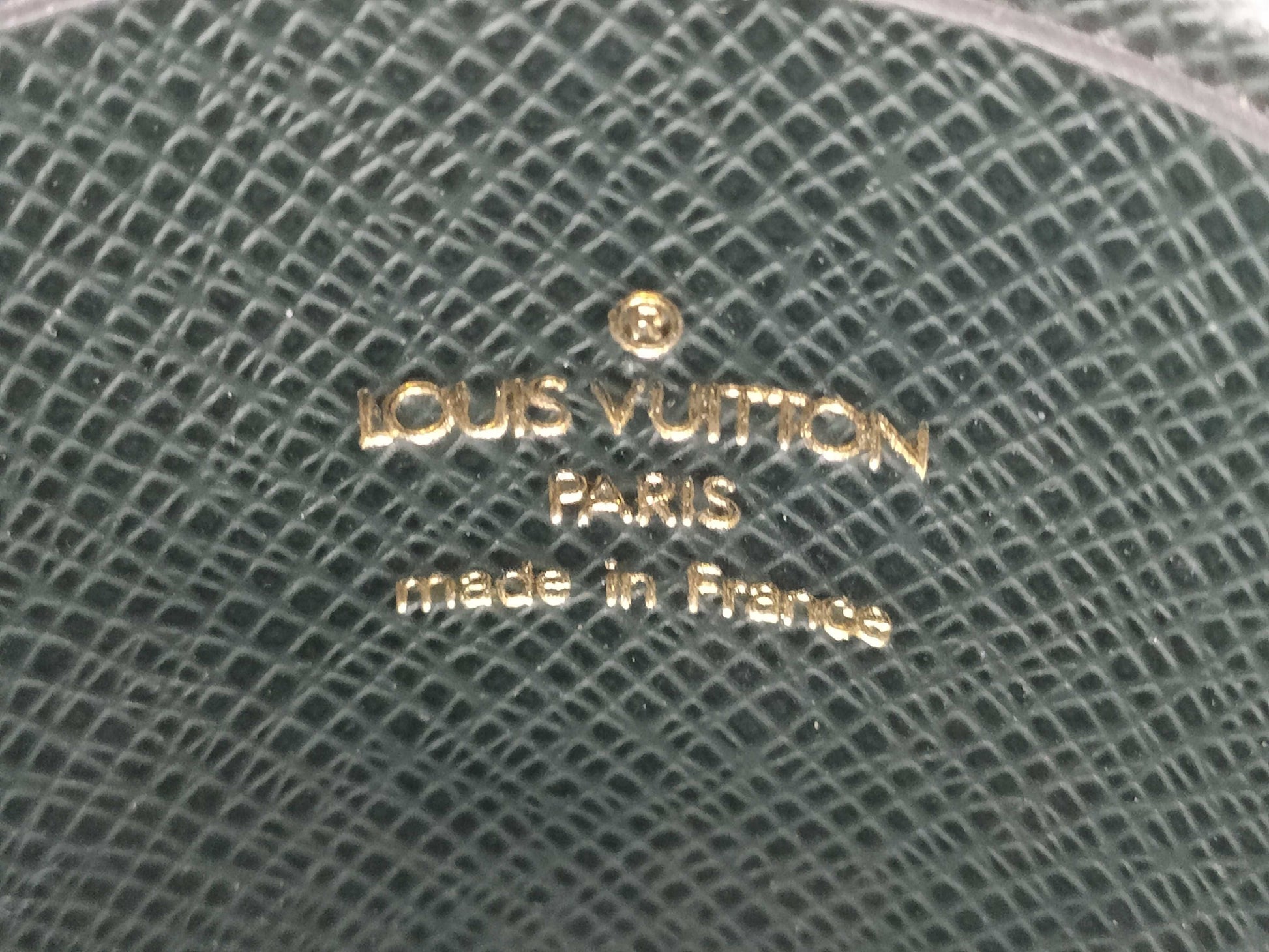 (10463_0043) LOUIS VUITTON Taiga Epi Accessory Set Rare Other Accessories