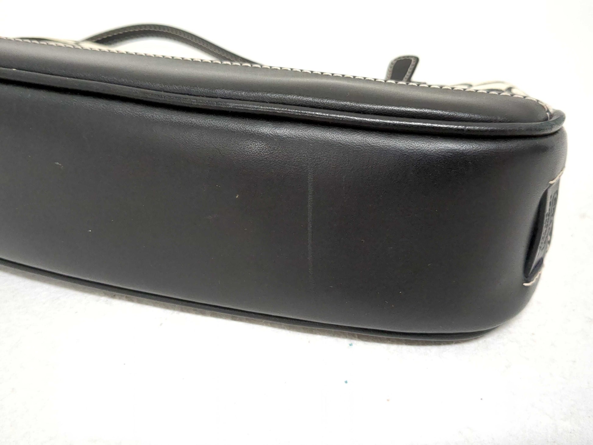 (10463_0085) COACH Signature Handbag and 3 Others Shoulder Bag