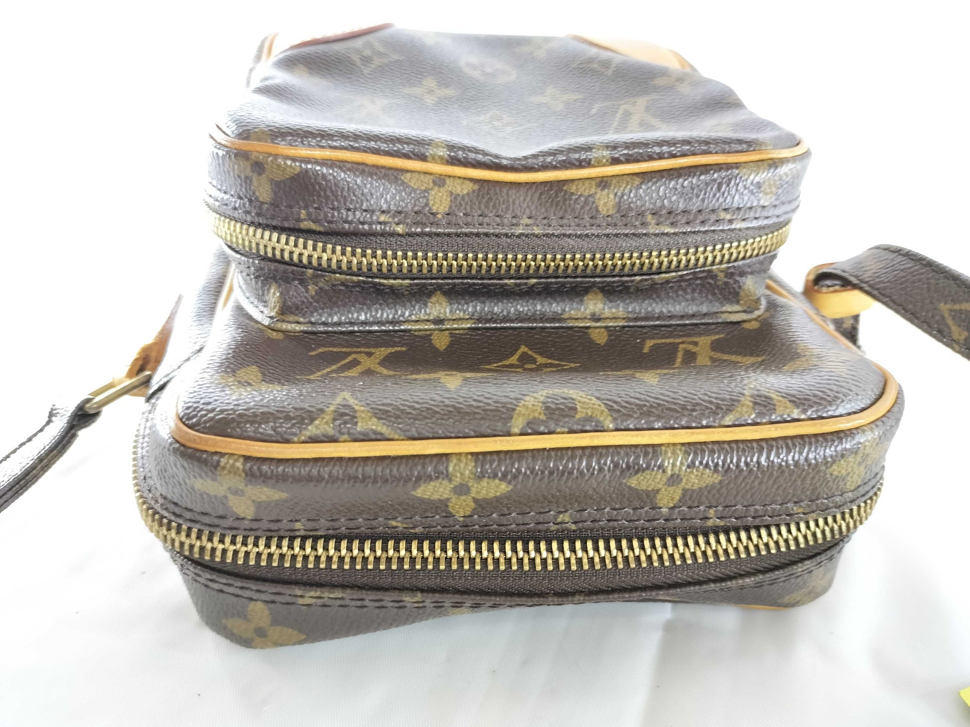 LOUIS VUITTON Monogram M45236 Amazon Shoulder Bag
