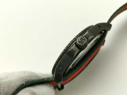 GUCCI 136.2 Shelly Dive Men's Watch
