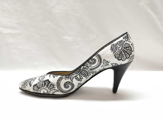 VERSACE Heel/White/Patterned Pumps