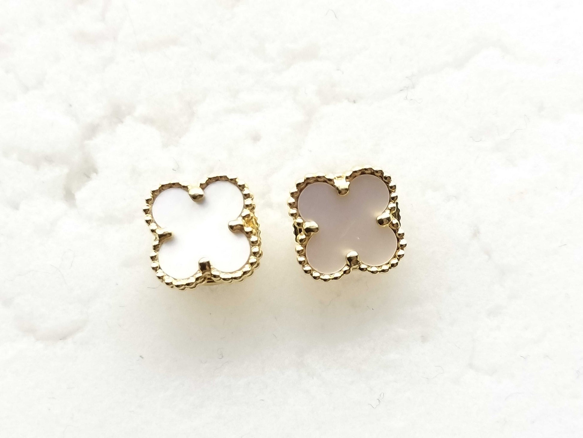Van Cleef & Arpels Sweet Alhambra Shell Earrings in Yellow Gold 750, 2.5g 