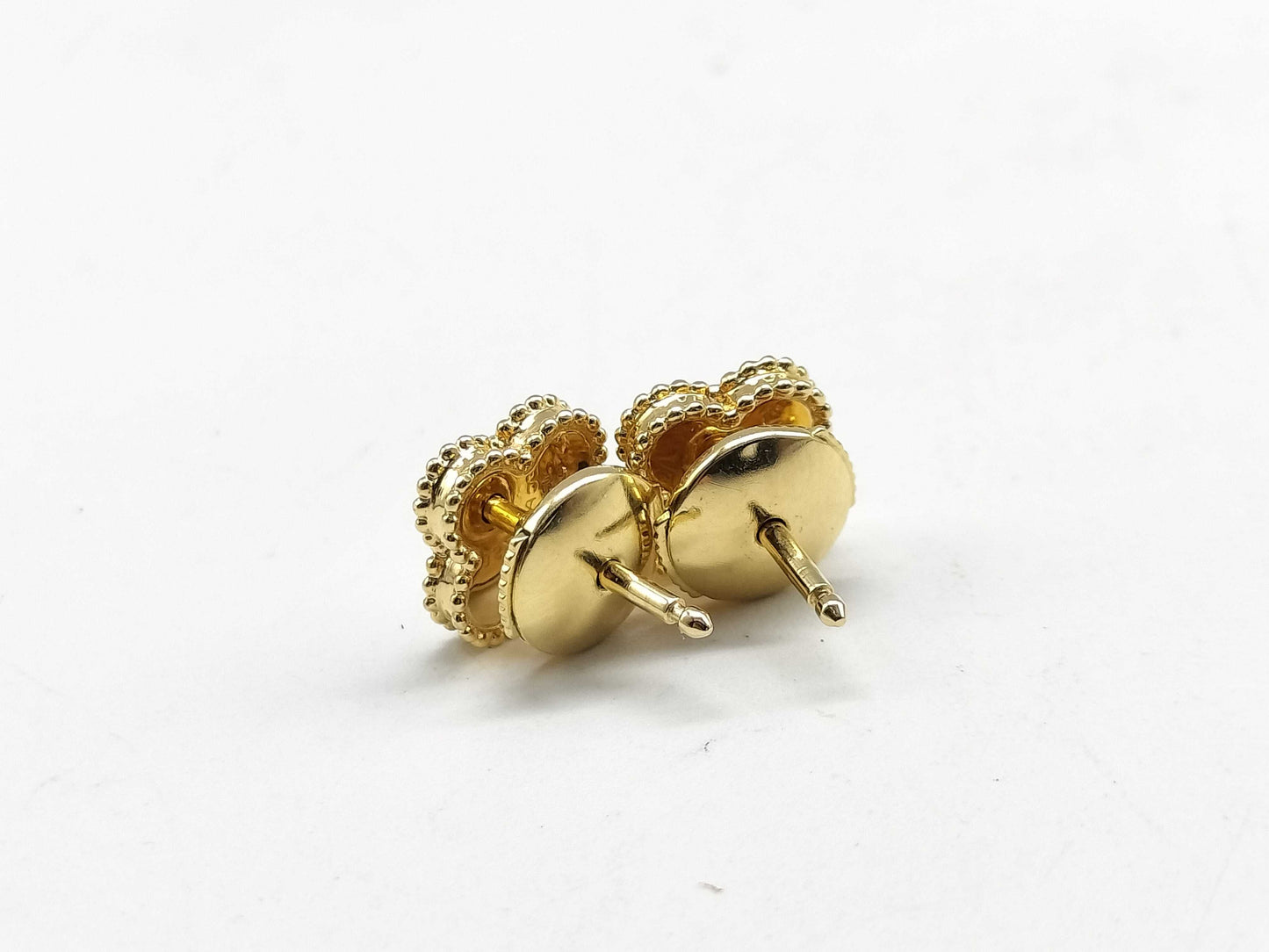 Van Cleef & Arpels Sweet Alhambra Shell Earrings in Yellow Gold 750, 2.5g 