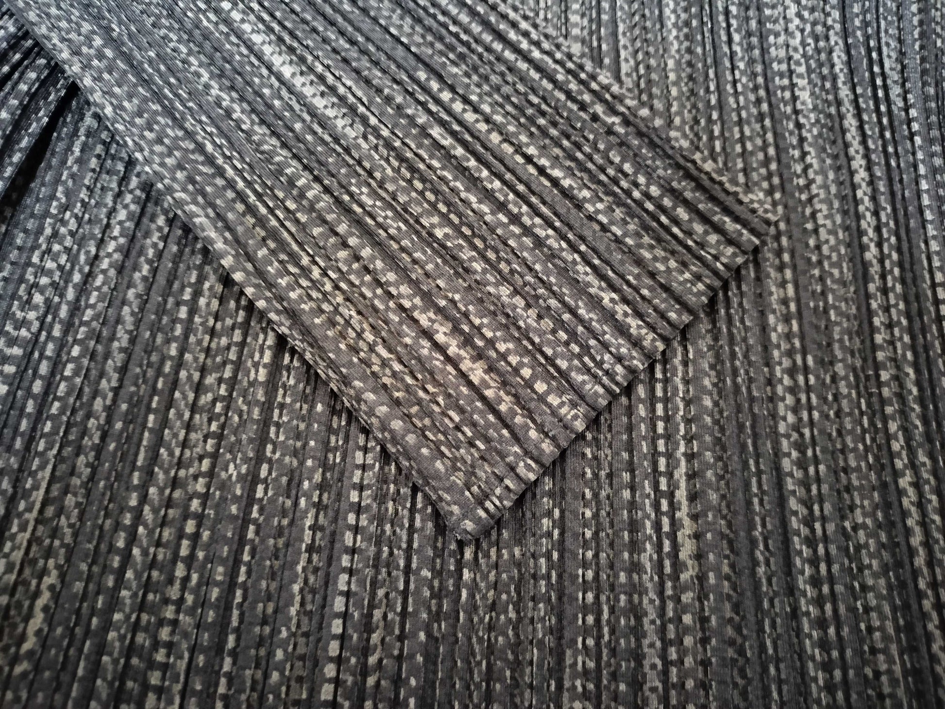 ISSEY MIYAKE Pleated Tops Tops