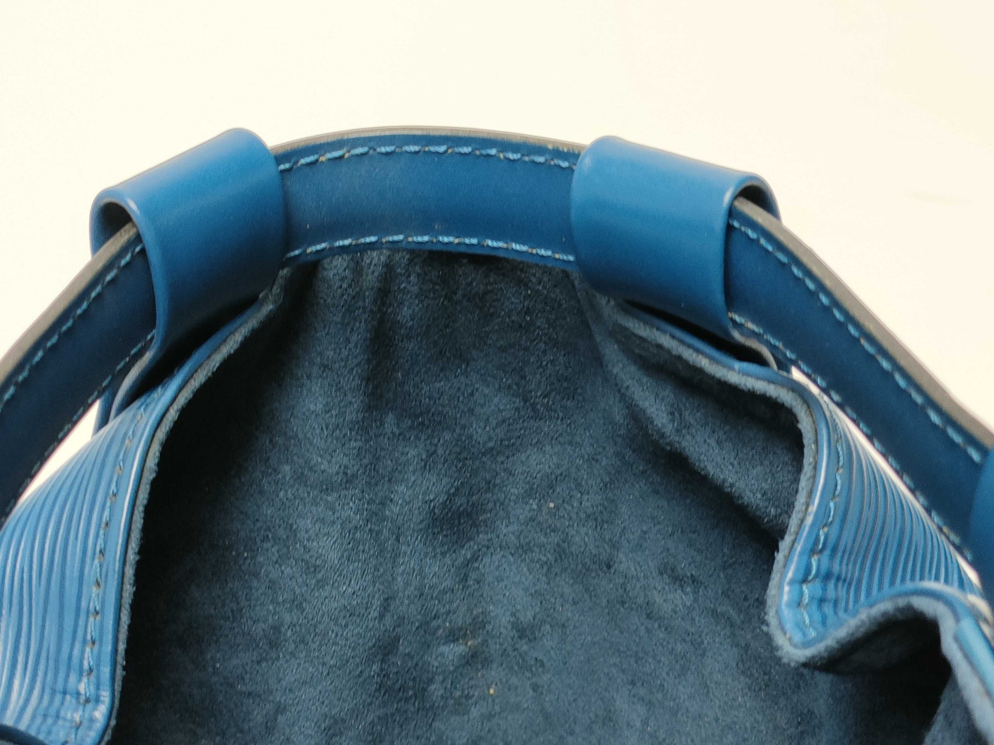 LOUIS VUITTON Epi Randonne Shoulder Bag