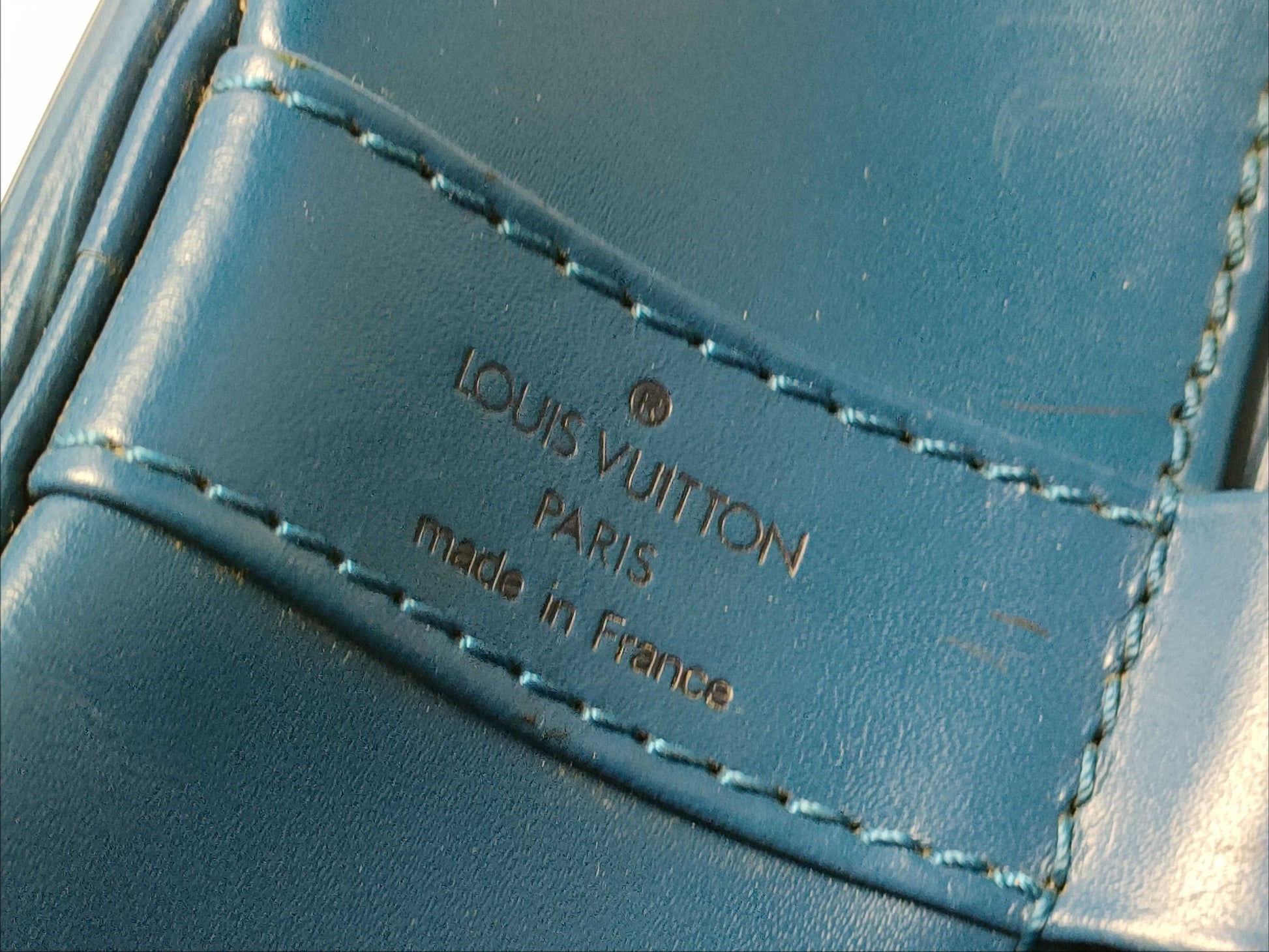 LOUIS VUITTON Epi Randonne Shoulder Bag