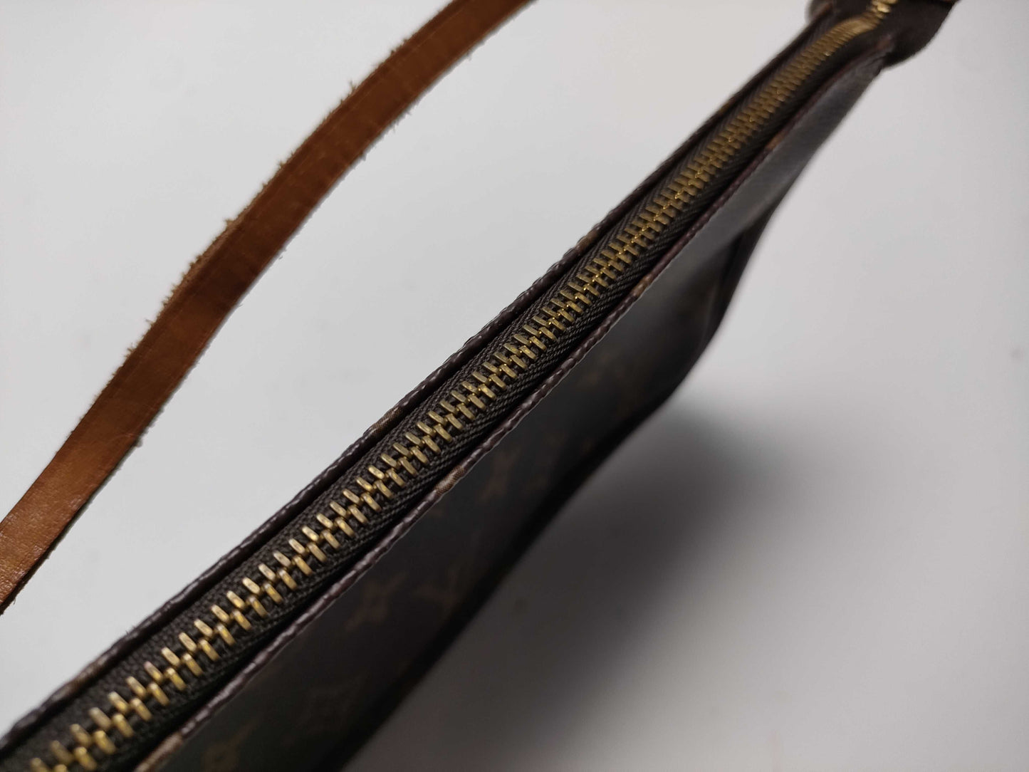 LOUIS VUITTON Monogram M40712 Pochette Accessoires Handbag