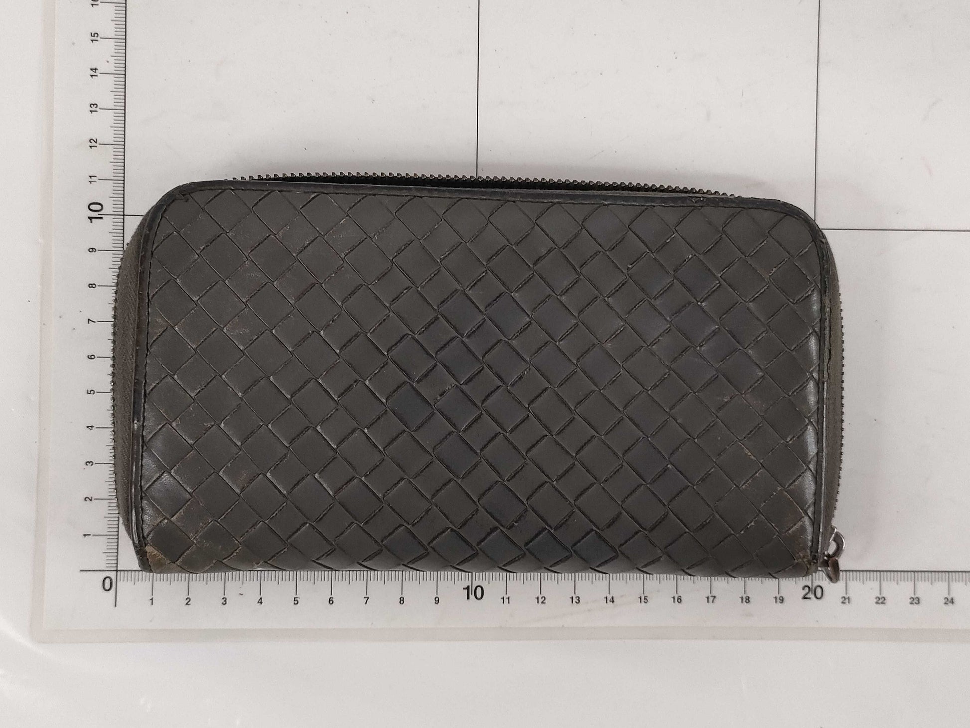 BOTTEGA VENETA Long Wallet, Round Zip, Khaki