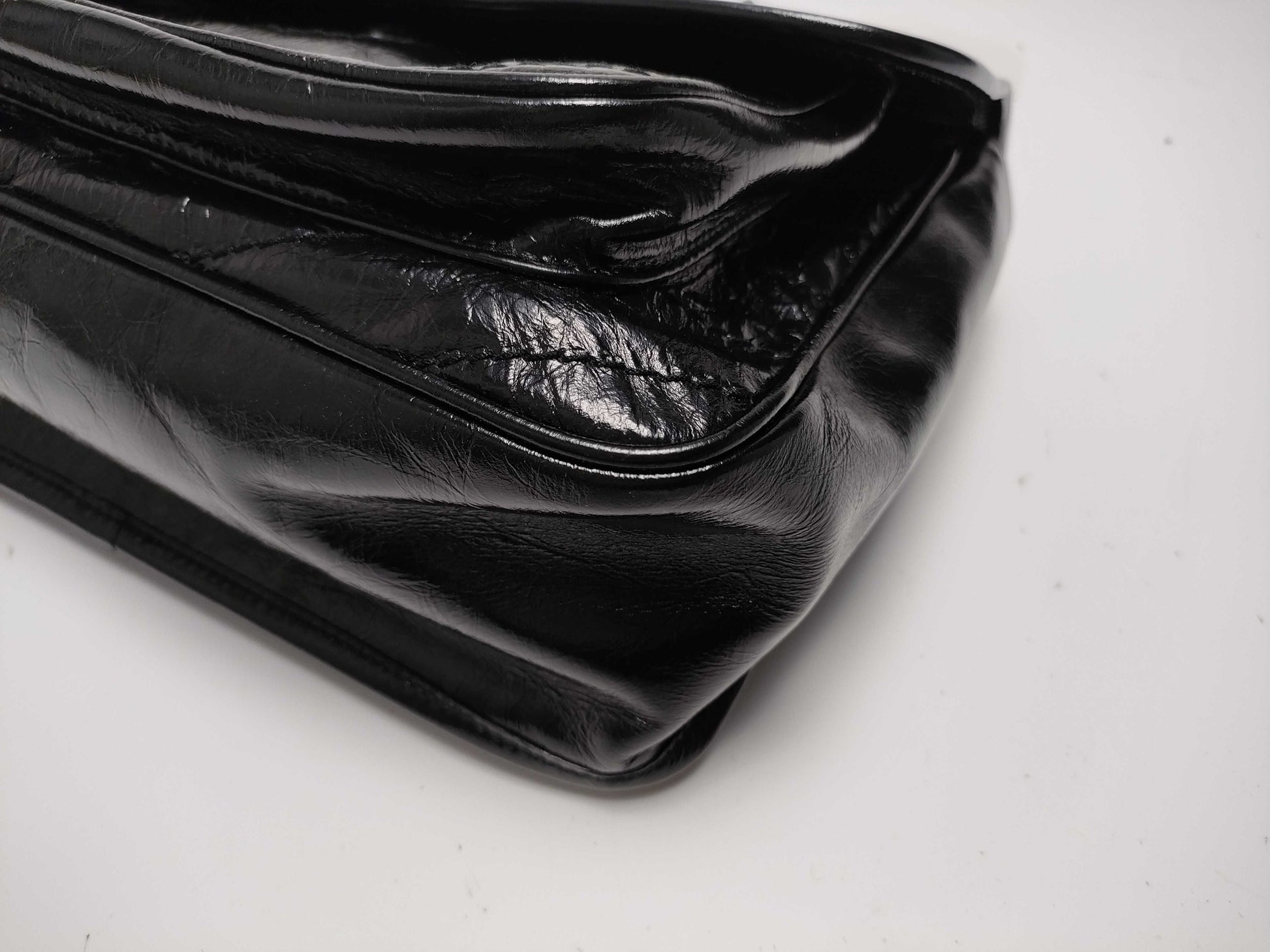 SAINT LAURENT V-stitch shoulder bag