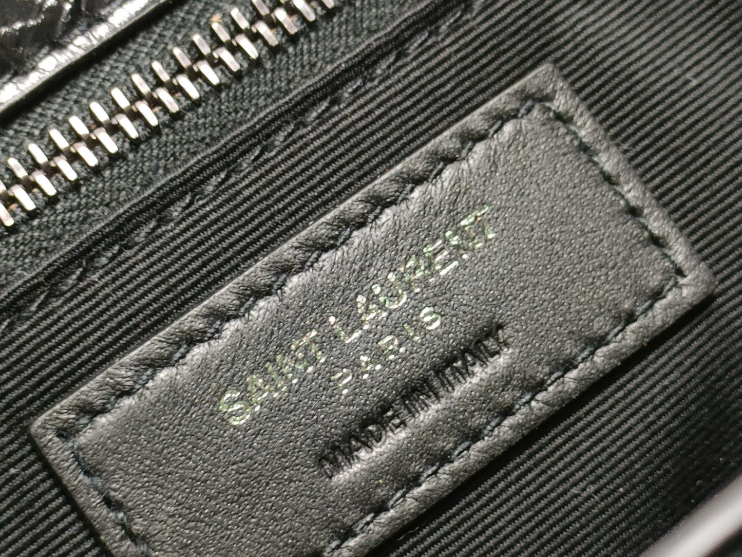 SAINT LAURENT V-stitch shoulder bag