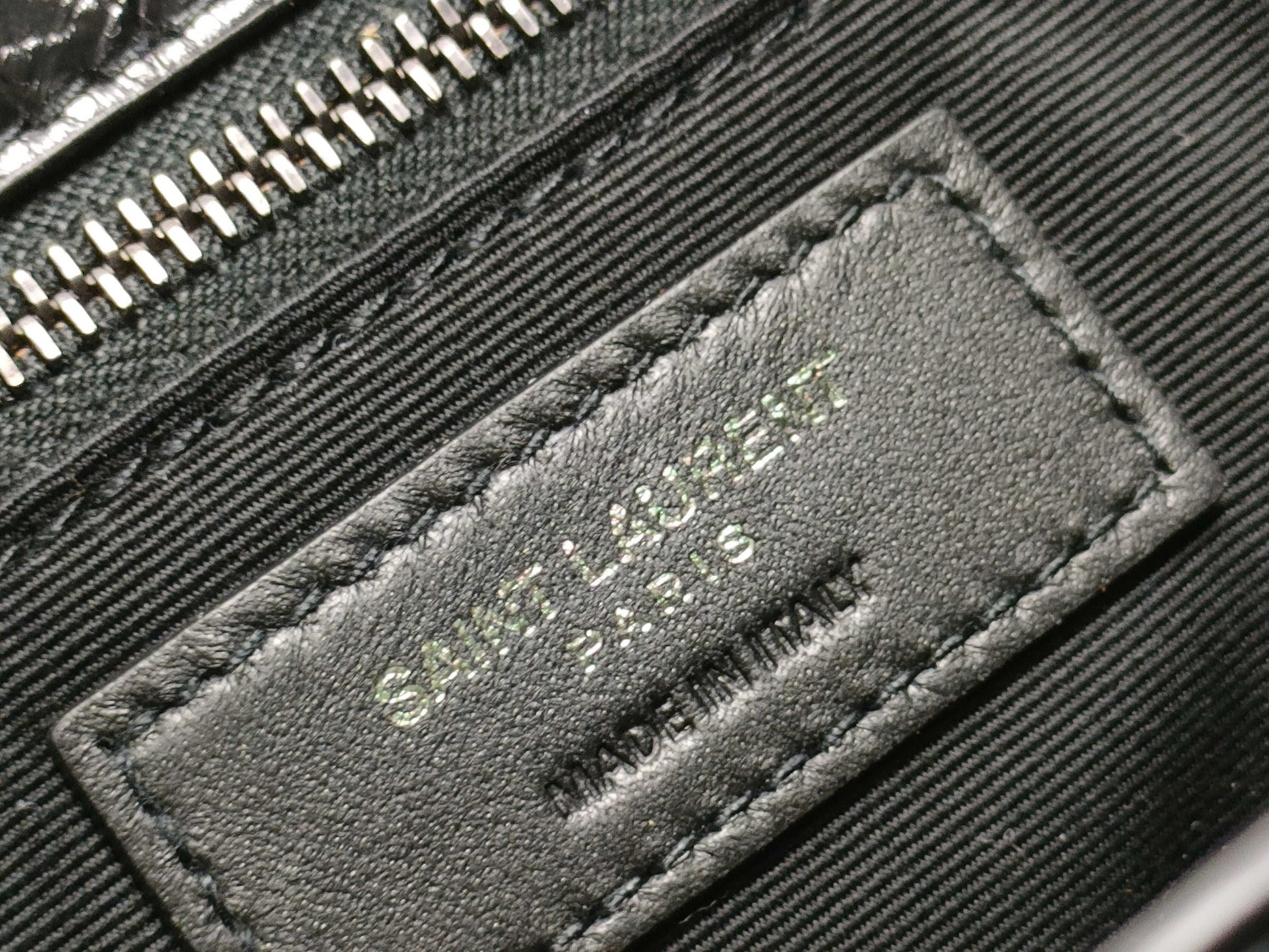 SAINT LAURENT V-stitch shoulder bag