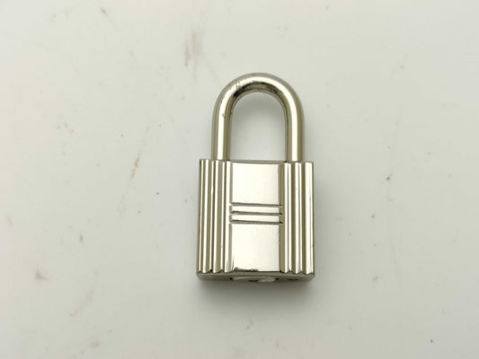 LOUIS VUITTON Padlock/Hermès Cadena and other accessories