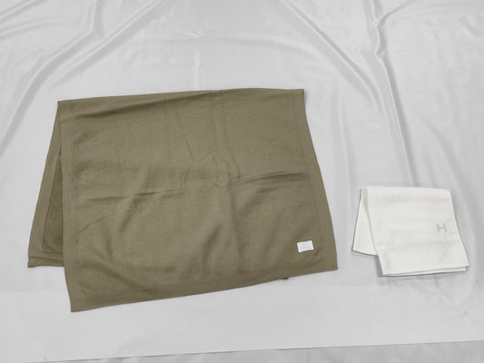 (10463_0046) HERMES Blanket & Towel Set & Other Accessories (Precious Metals)